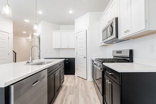 Type B Inner Townhome - Wildflower 2.0: Saratoga Springs, Utah - EDGEhomes