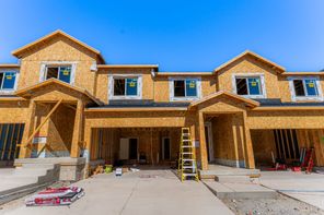 596 W Sungleam Ln (Type B Inner Townhome)