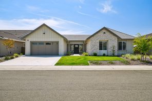 5214 Turnberry Drive (Plan 2705)