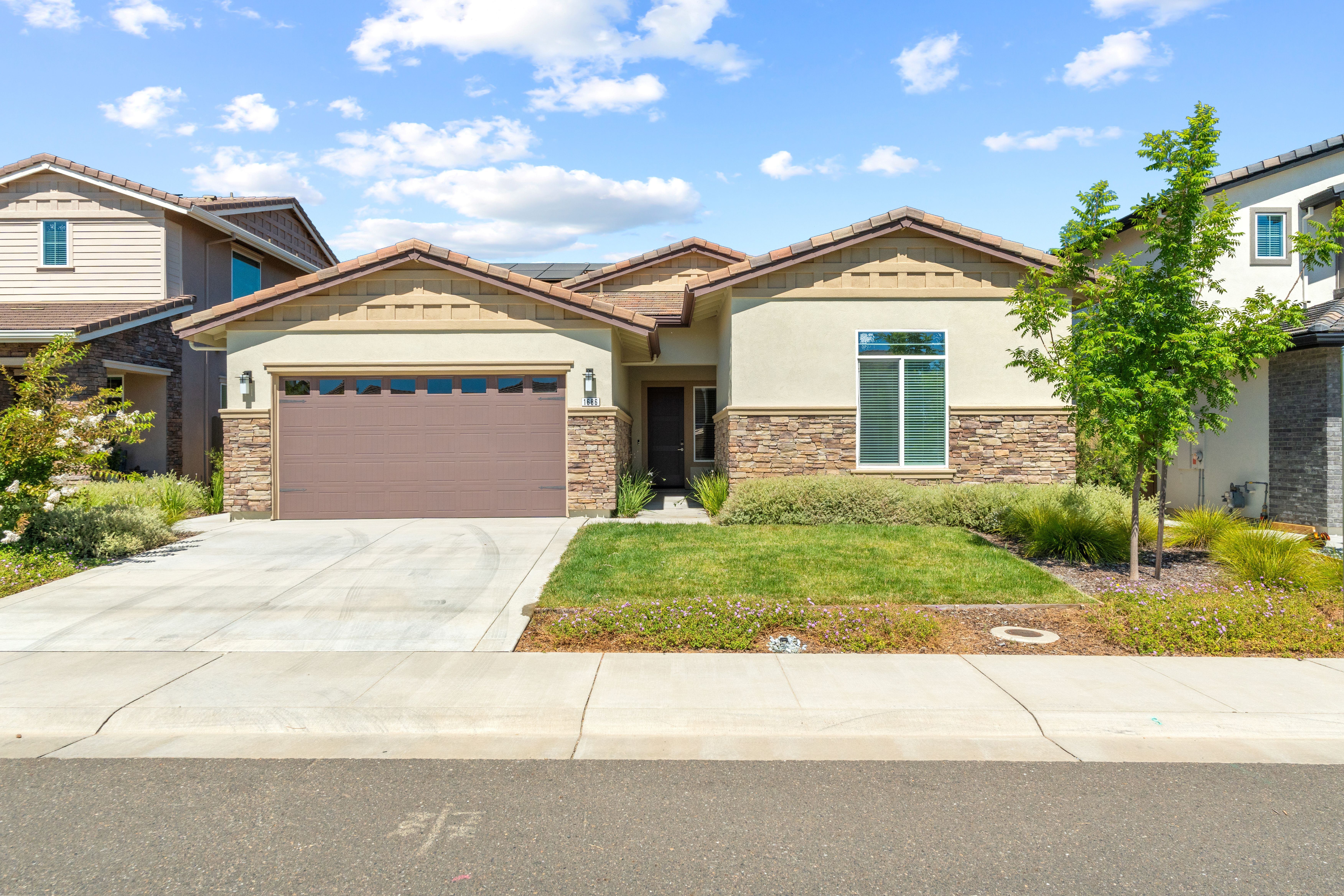 1686 Seneca Circle (Plan 2296)