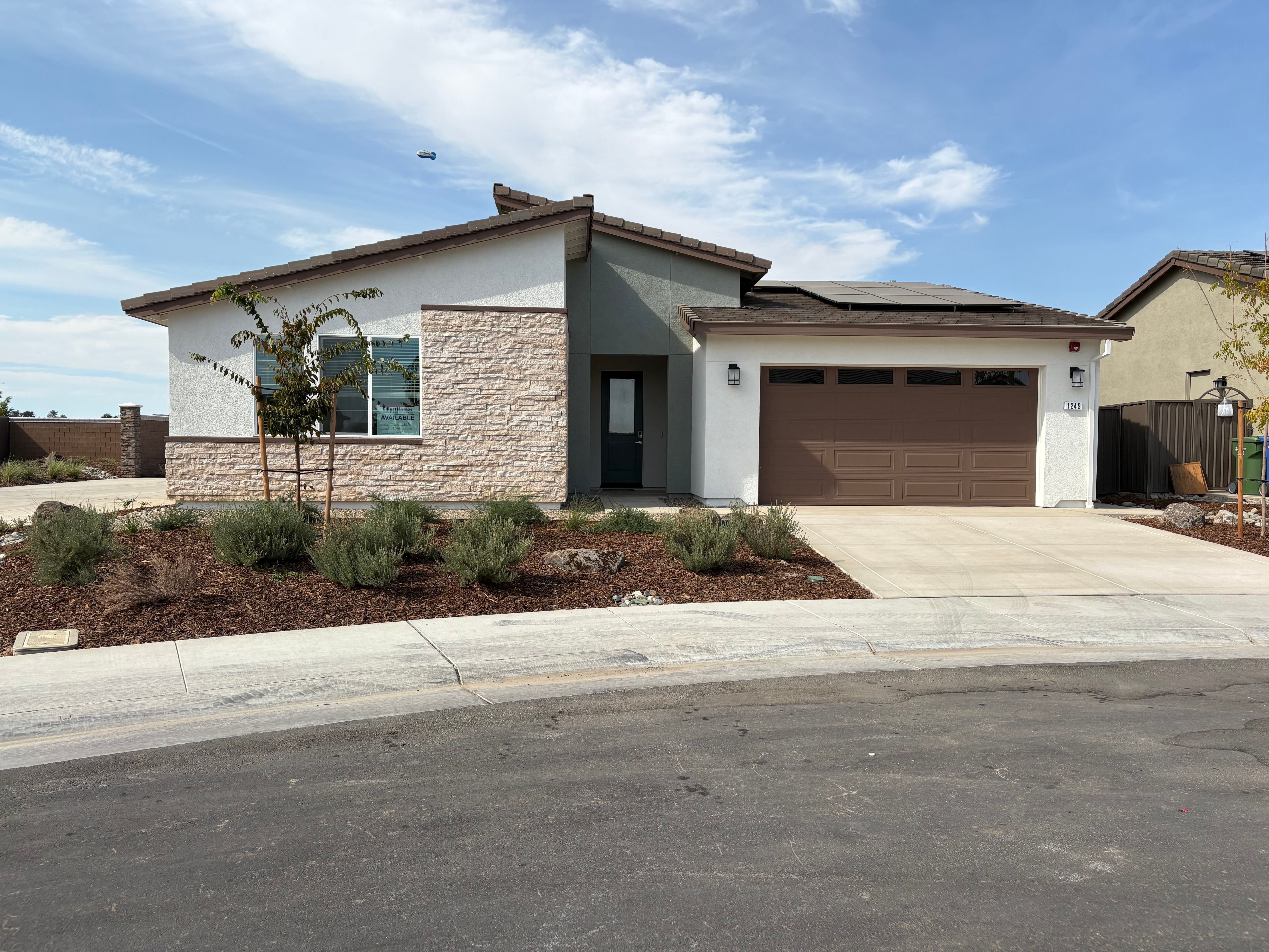 1249 Mccabe Circle (Plan 2290)