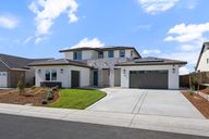 Turkey Creek Estates por Elliott Homes en Sacramento California