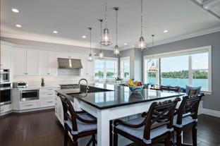 Emil Laviola Custom Homes por Emil Laviola Custom Homes en Martin-St. Lucie-Okeechobee Counties Florida