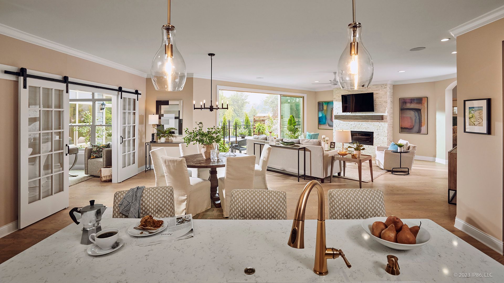 The Courtyards at Holly Springs por Epcon Communities en Atlanta Georgia