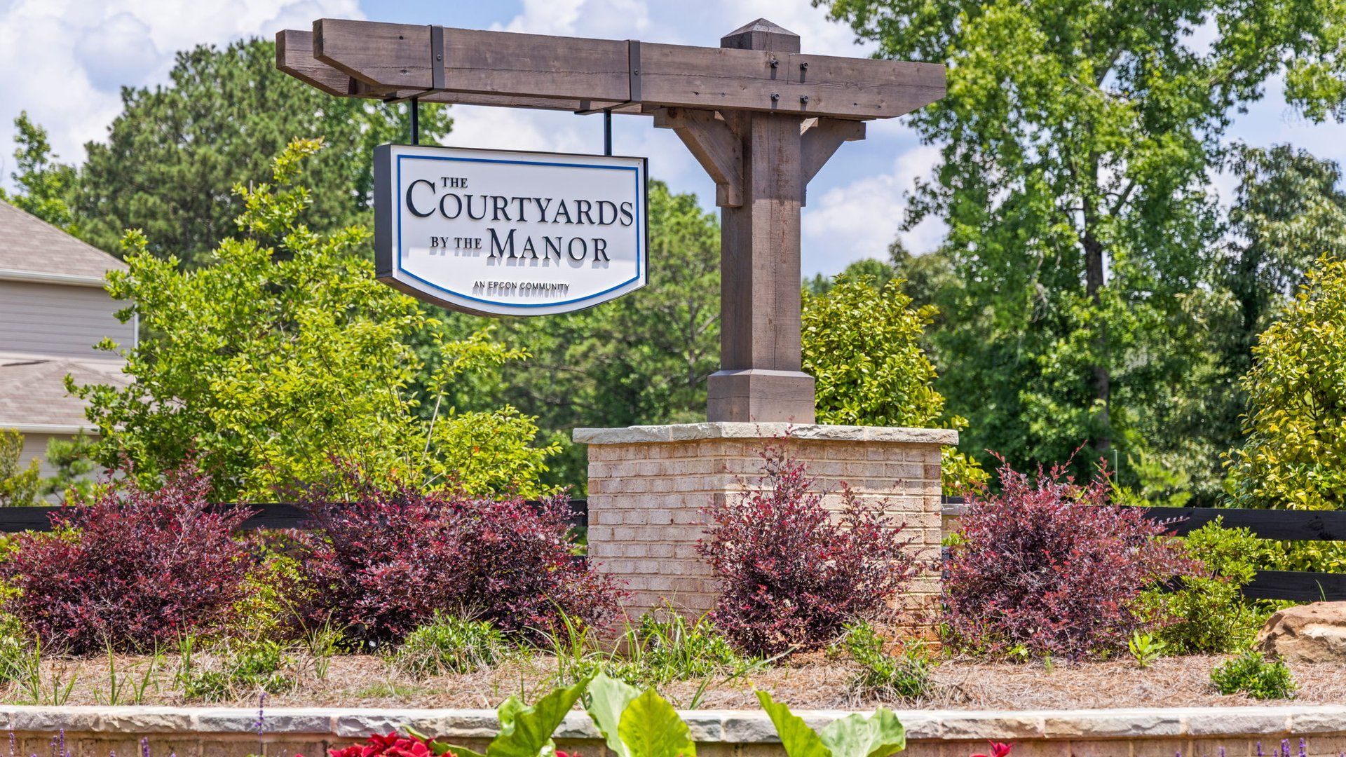 casa en The Courtyards by The Manor por Epcon Communities