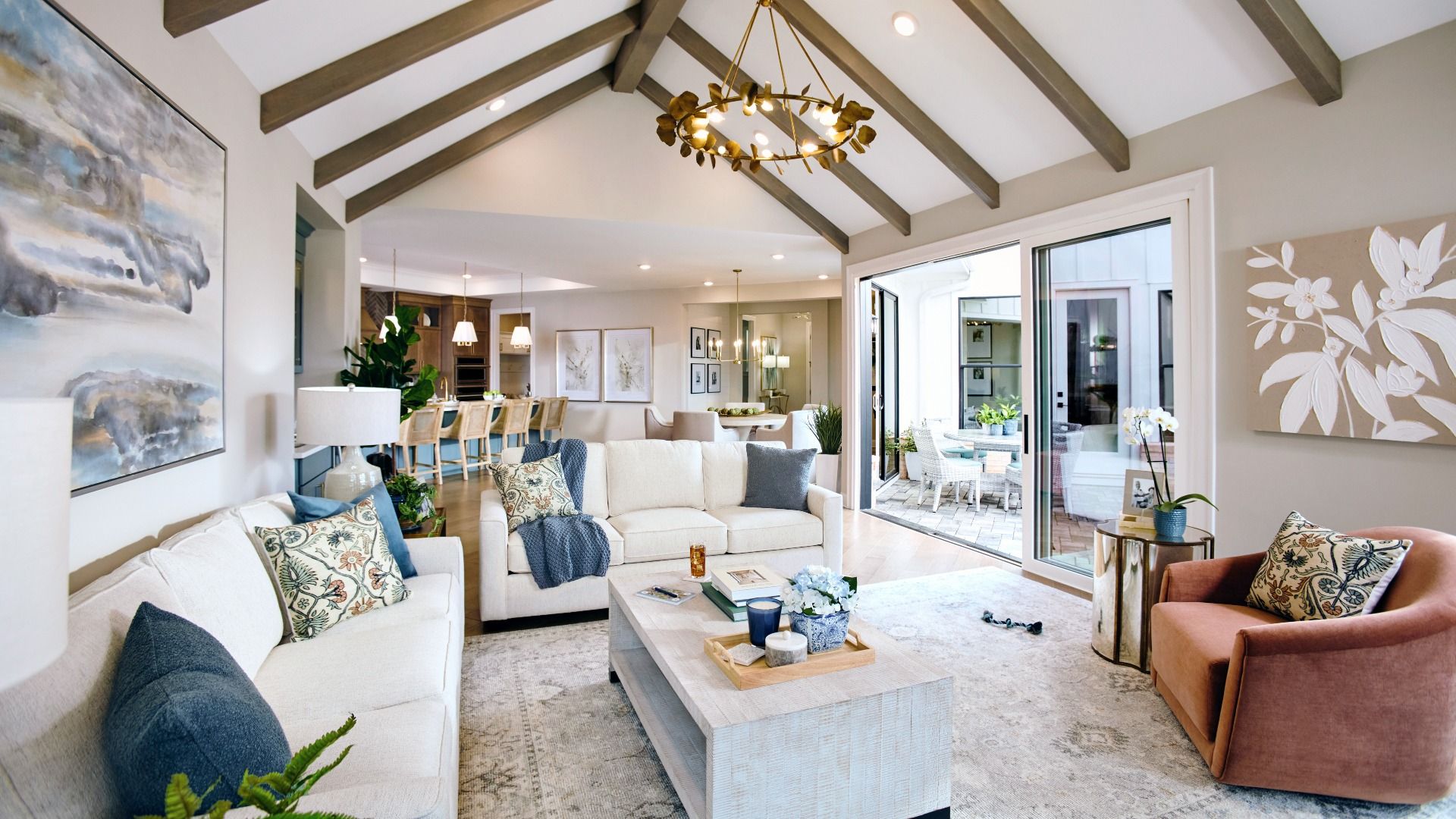 The Courtyards at Franklin Road por Epcon Communities en Nashville Tennessee