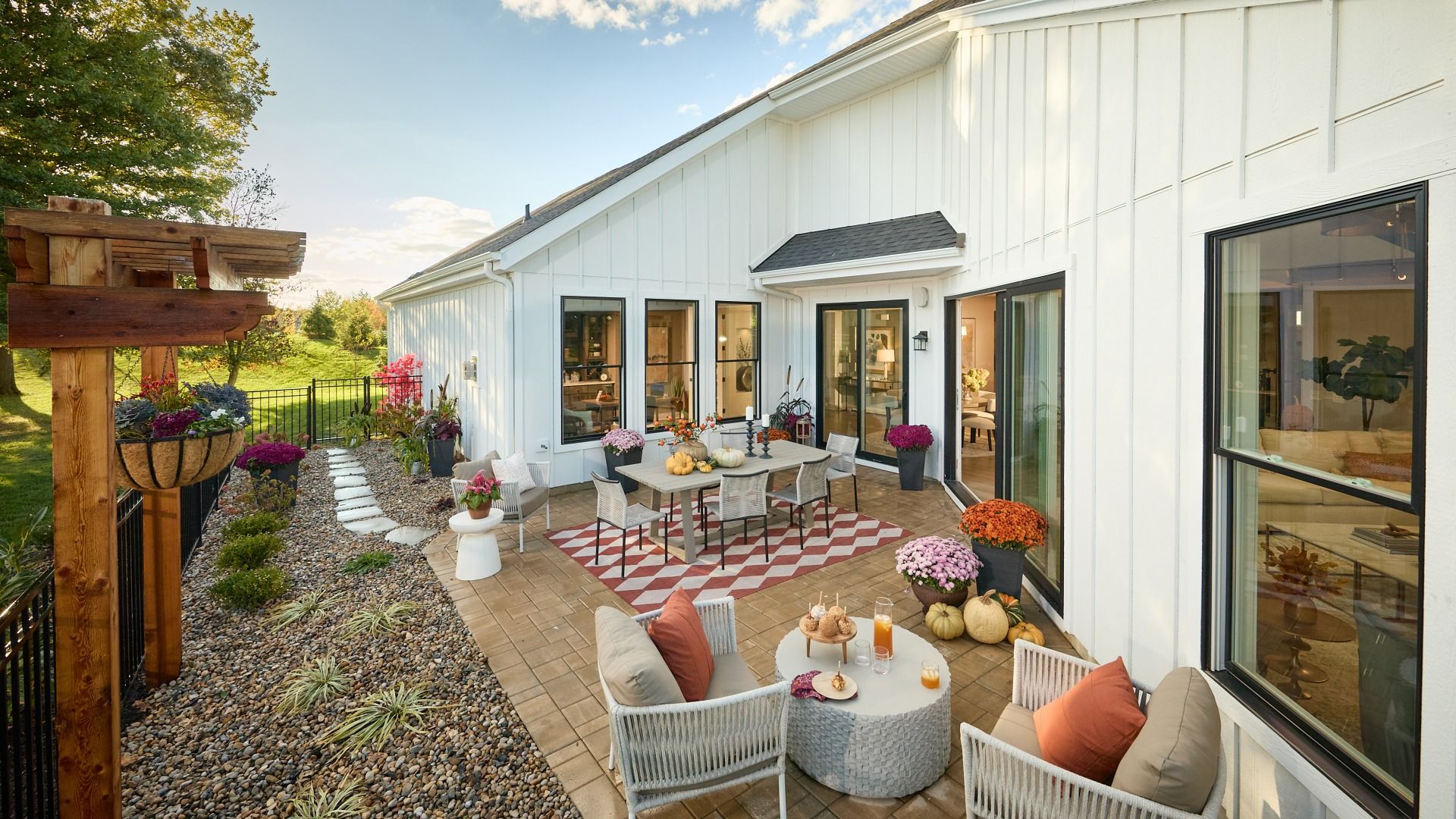 casa en The Courtyards of Russell Oaks por Epcon Communities