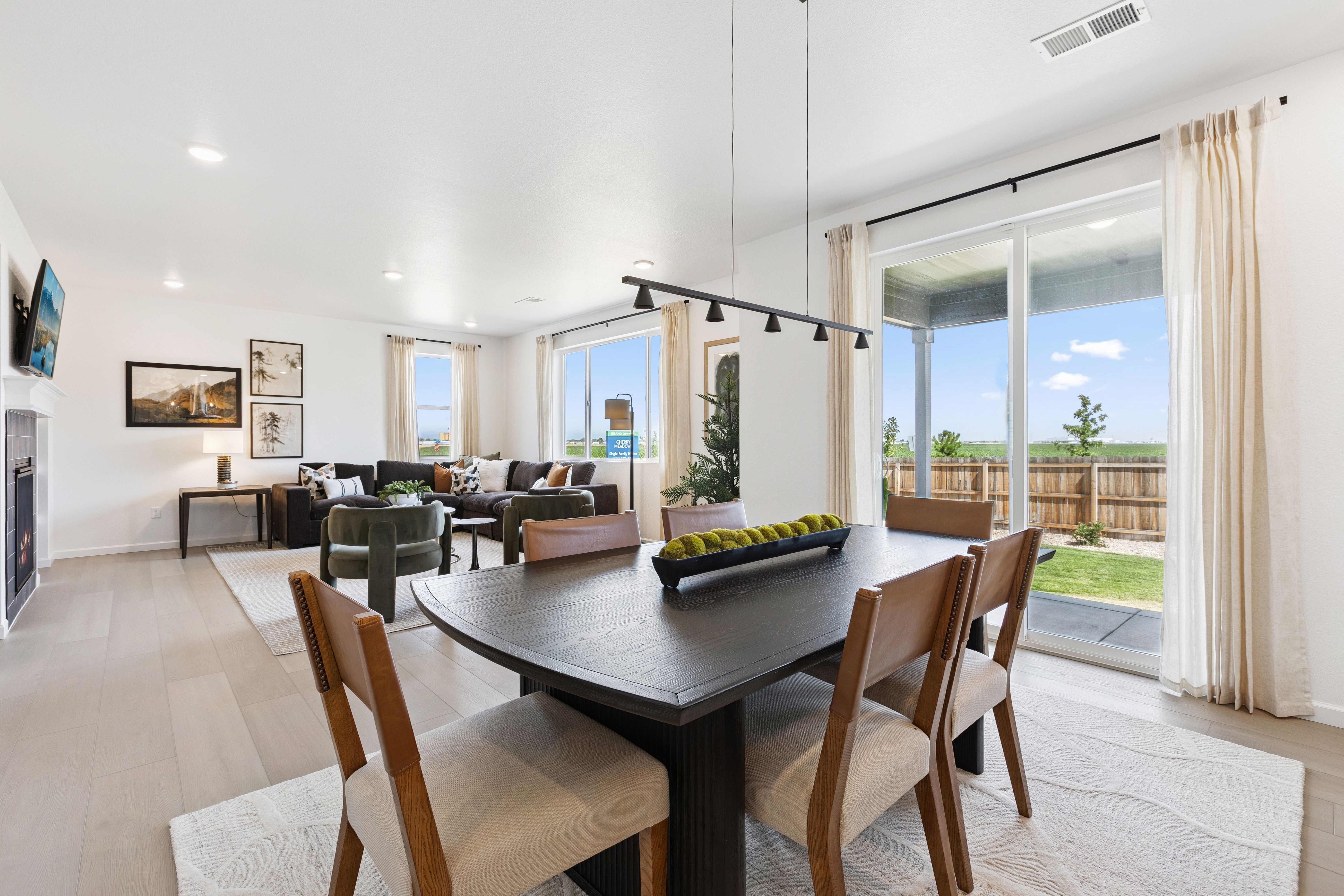 casa en Cherry Meadows por Risewell Homes