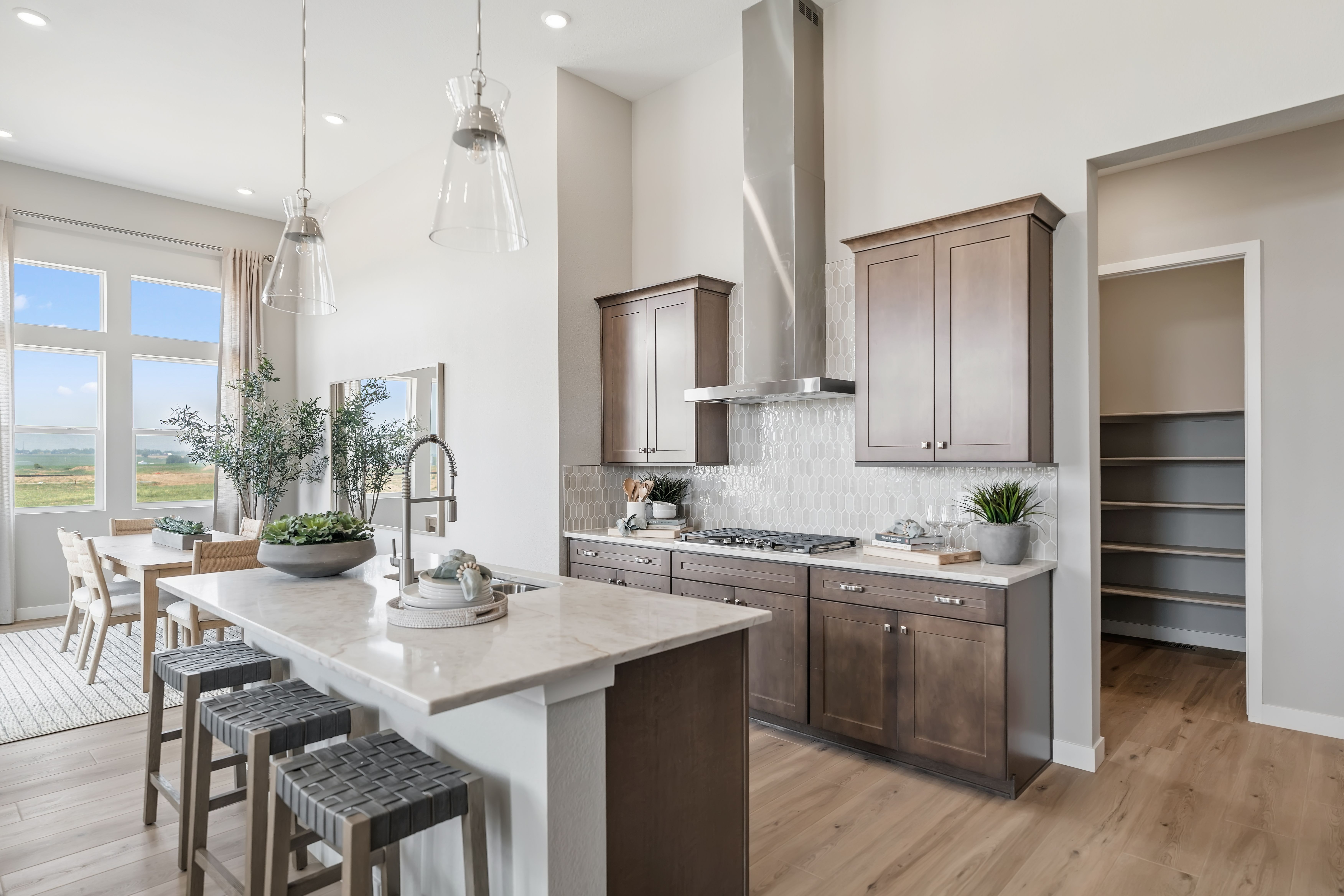 casa en The Estates Collection at Mead Crossing por Risewell Homes