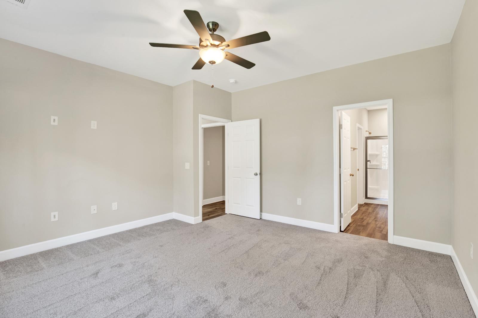 Owner's Suite on Main with Ensuite Bathroom