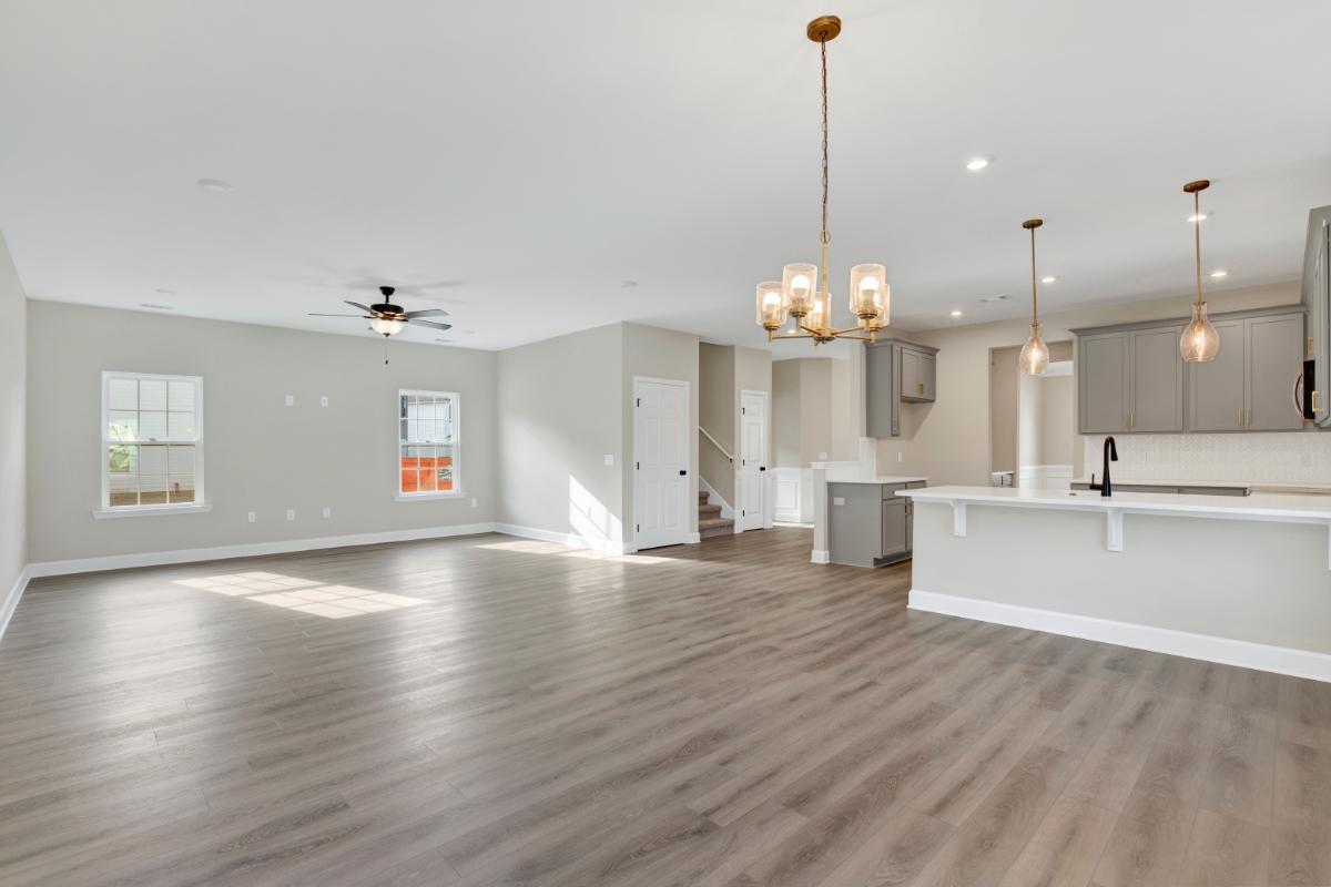 Oscar Mulberry Open-Concept Living Area – Ernest Homes