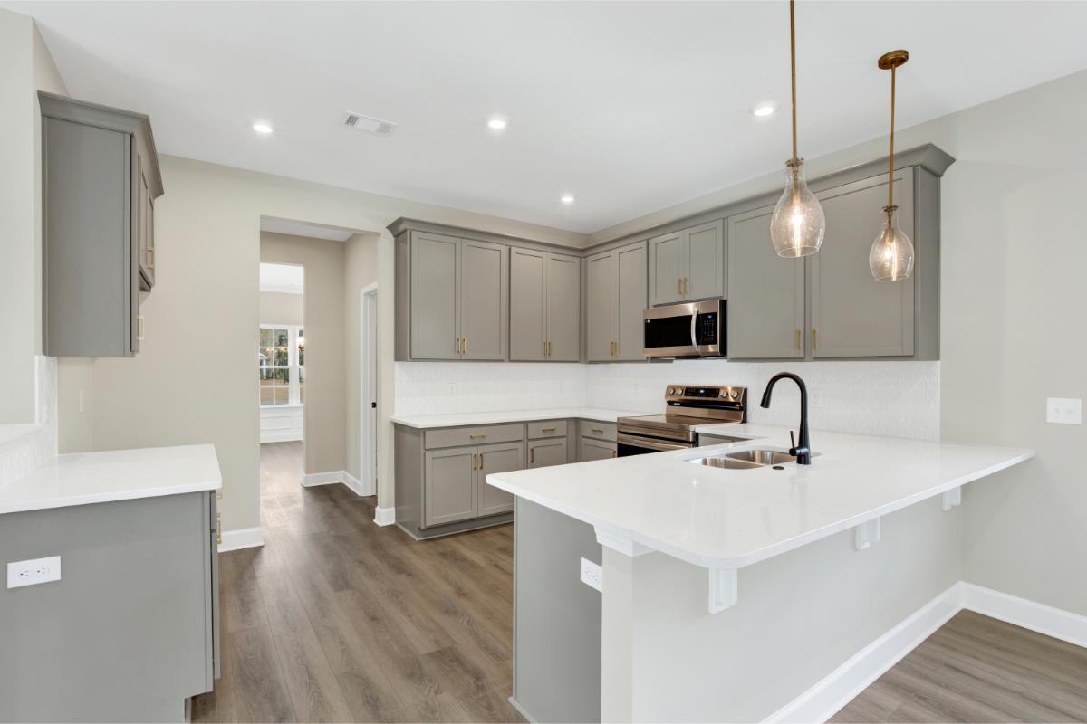 Oscar Mulberry Kitchen with Island – Ernest Homes