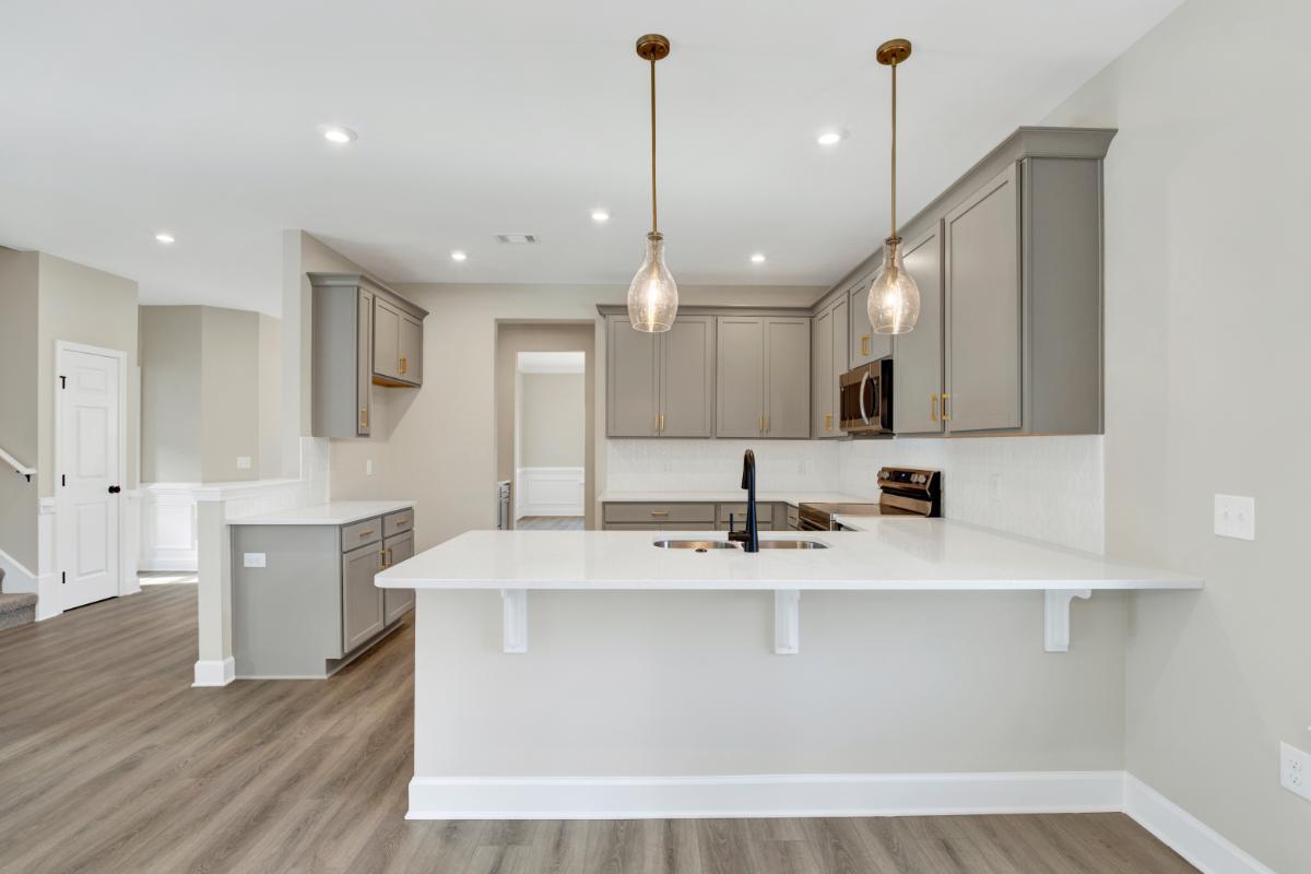 Oscar Mulberry Kitchen Island View – Ernest Homes