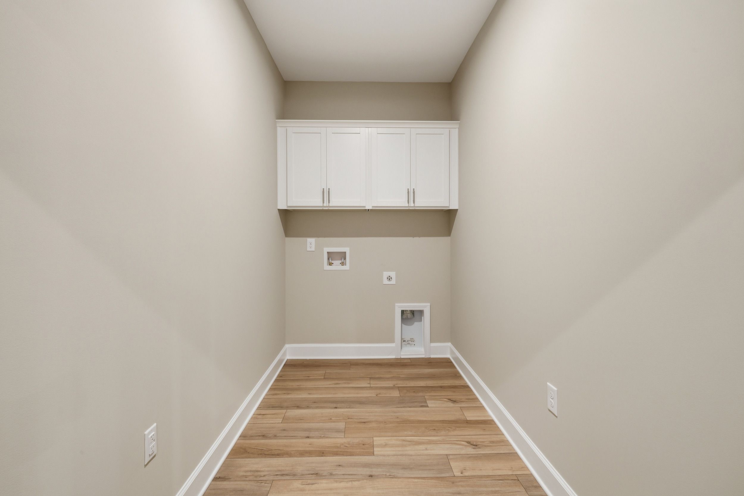 Harbor II Laundry Room with Upper Cabinets