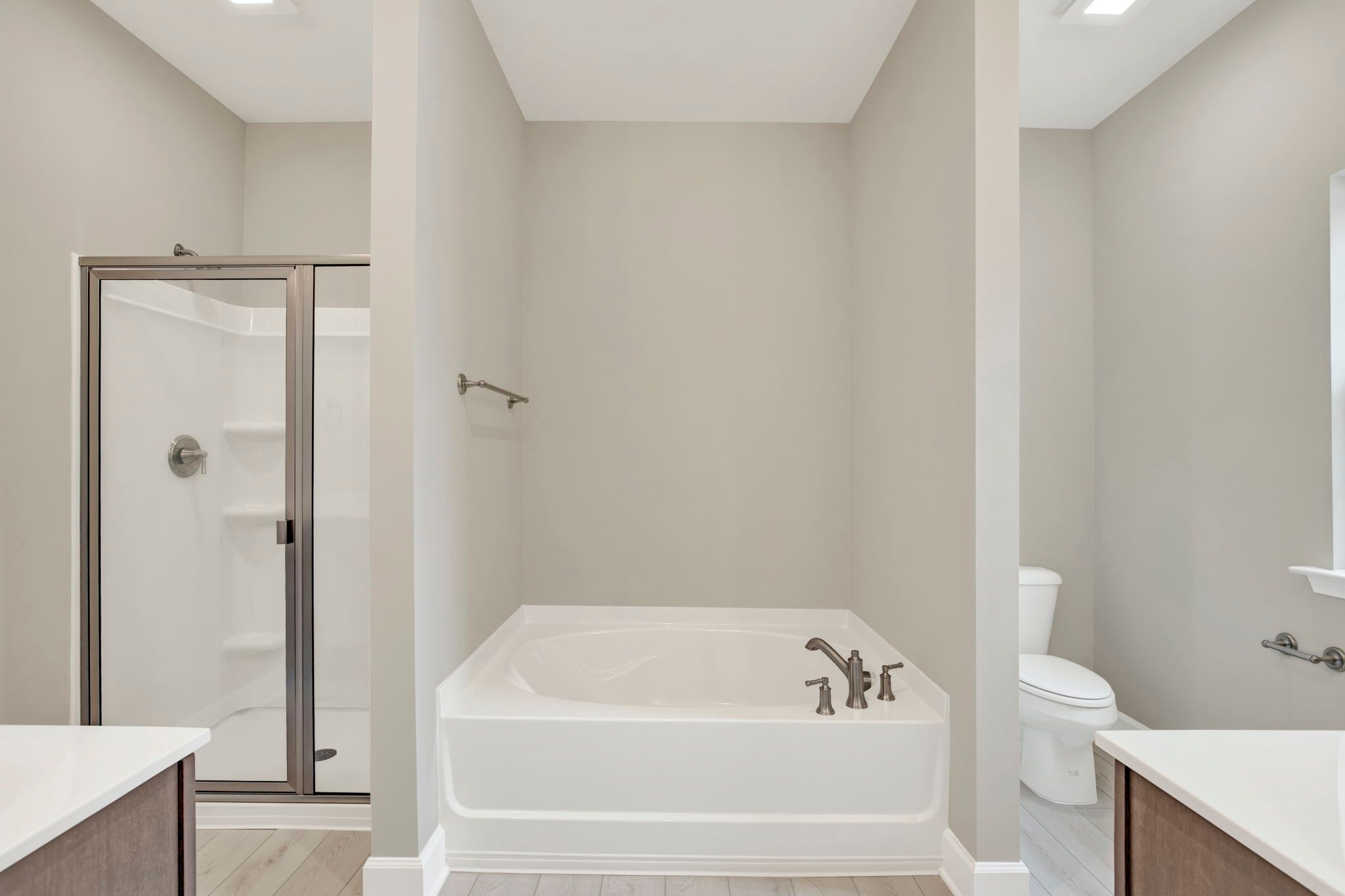 Aspen Plan Owner's Bath - Soaking Tub and Walk-in Shower