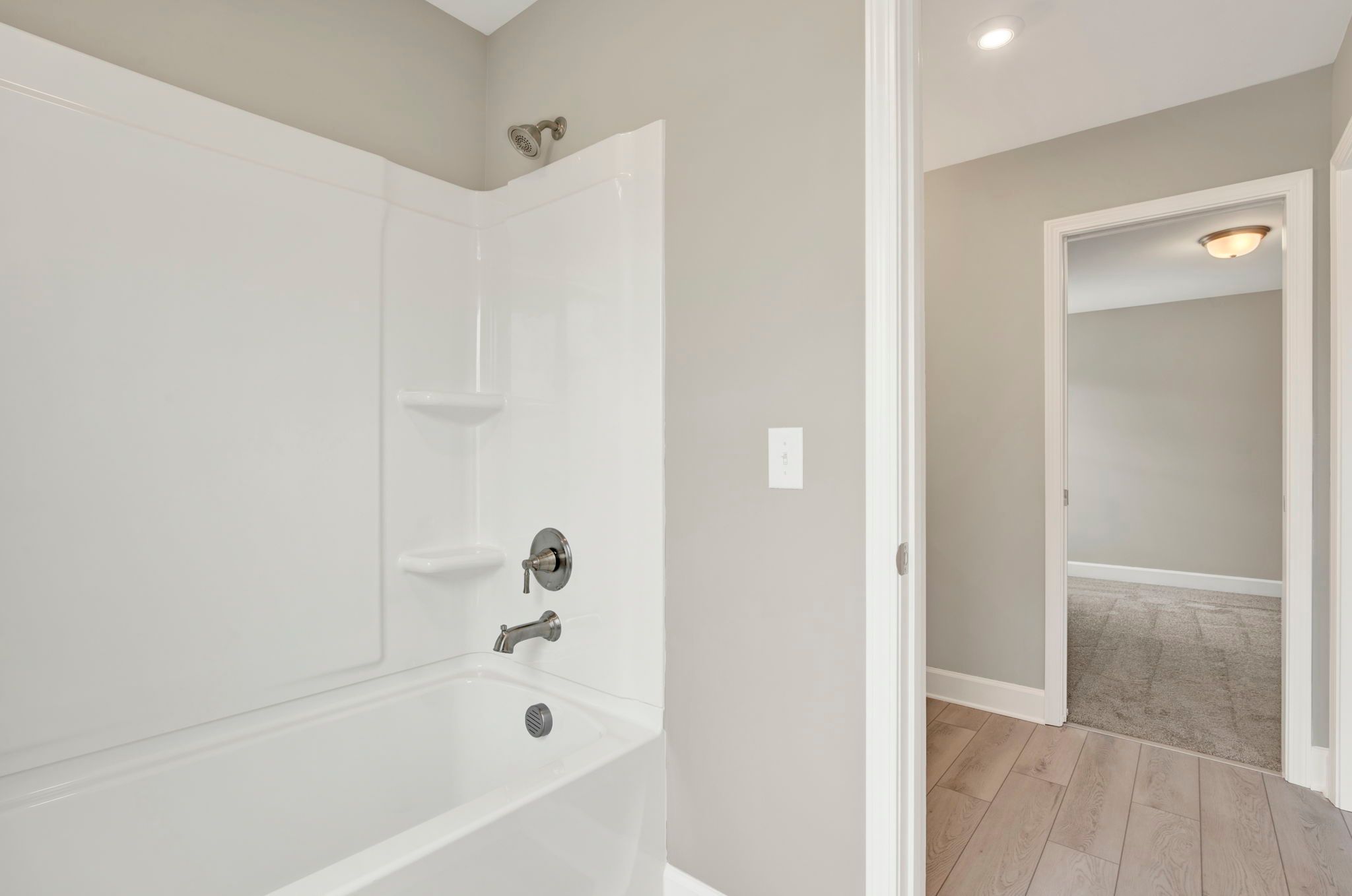 Aspen Plan Jack and Jill Bathroom - Full Tub and Shower