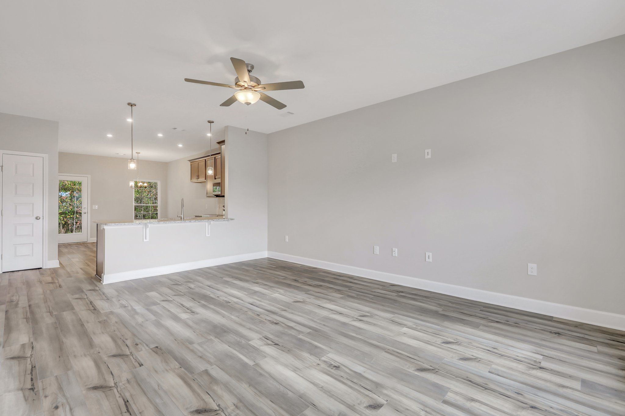 Hampton – Living Room Open to Kitchen