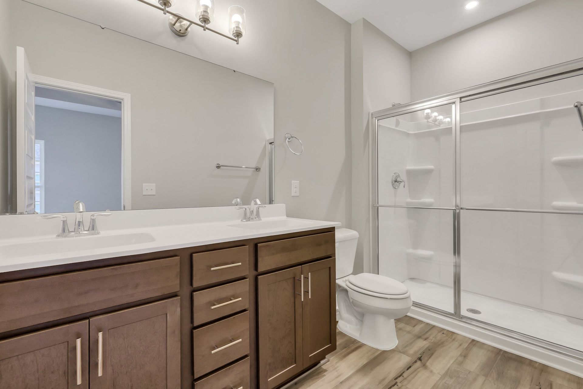 Hampton – Owner’s Bathroom with Walk-In Shower
