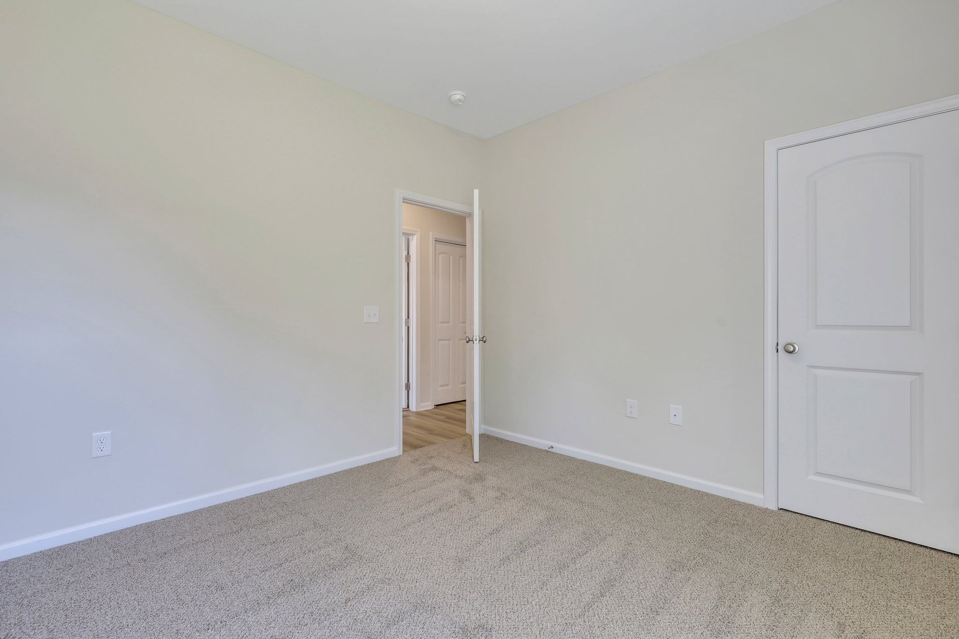 Hampton – Bedroom 3 with Closet
