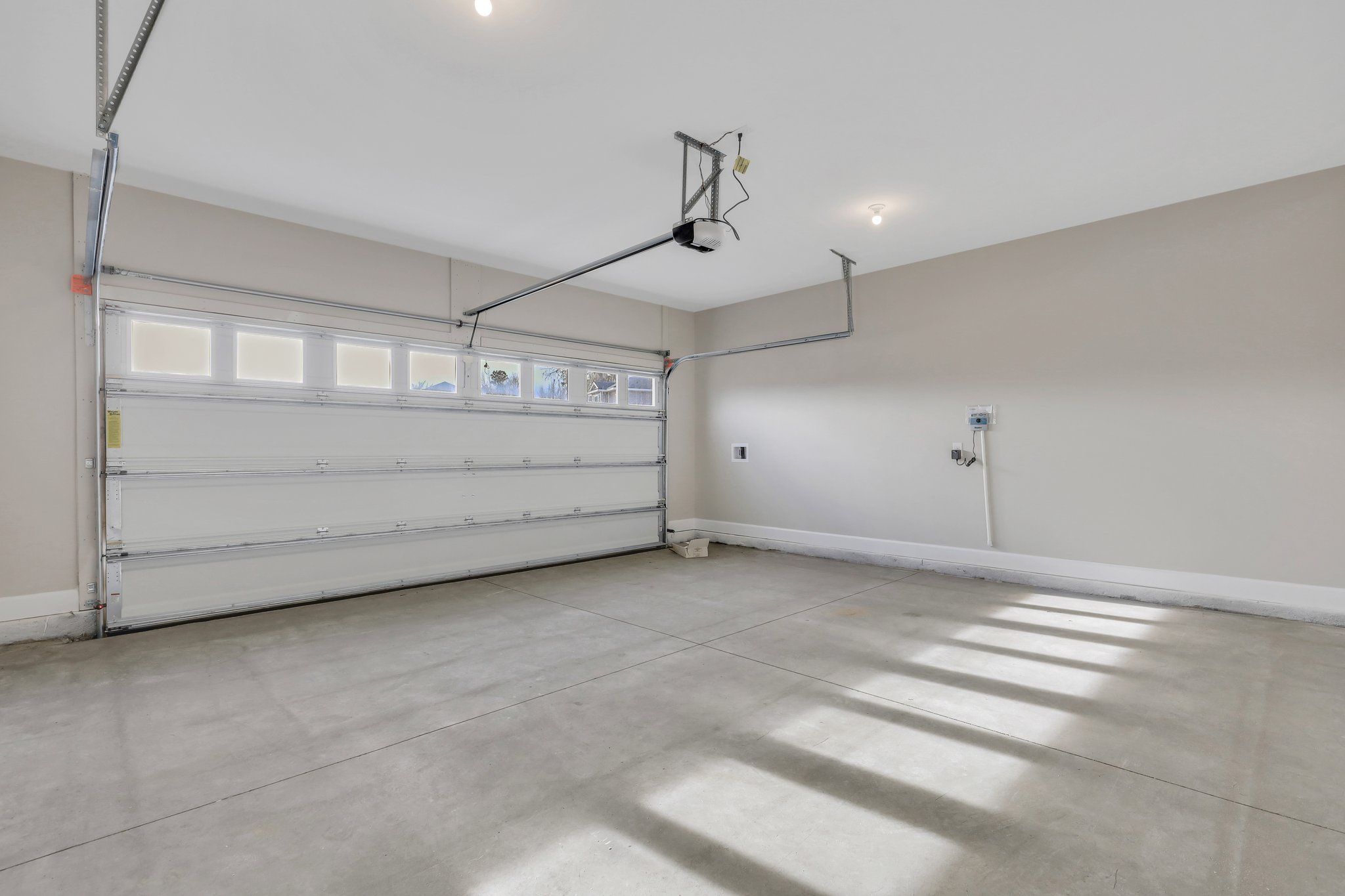 Hampton – Two-Car Garage
