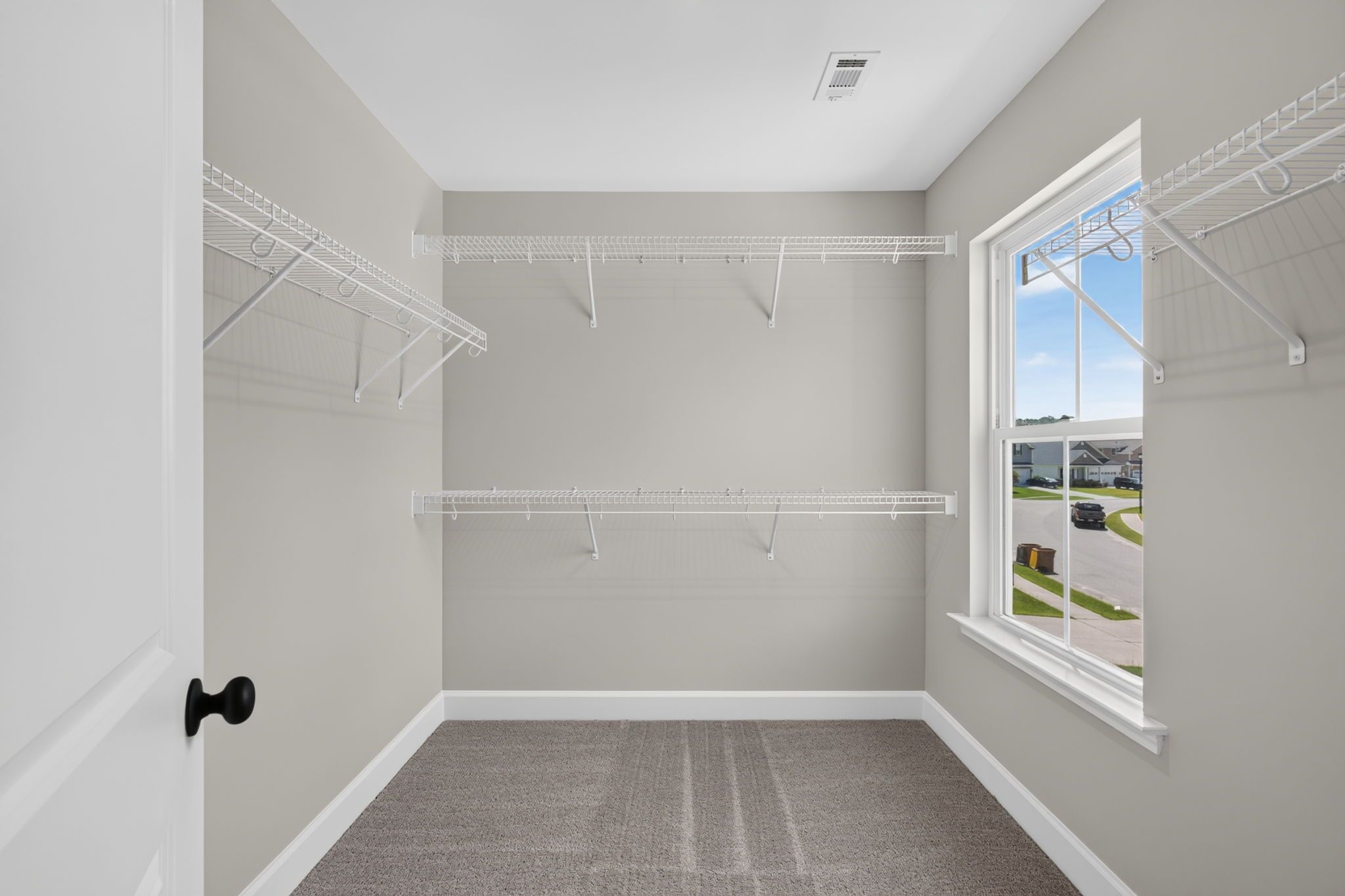 Edisto Primary Suite – 66 Sq. Ft. Walk-In Closet