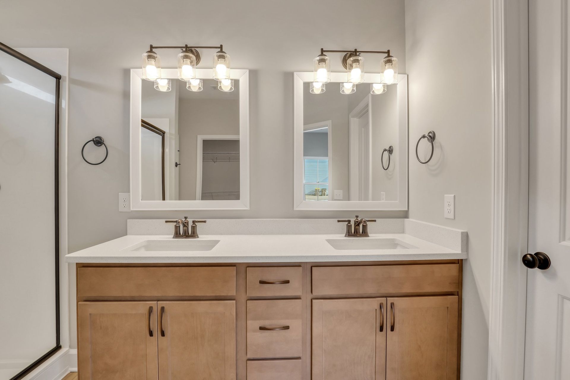 Wassaw – Owner’s Bathroom Dual Vanity