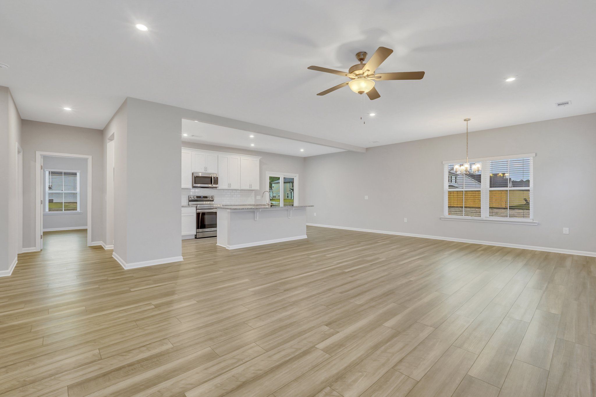 Laurel Family Room & Kitchen
