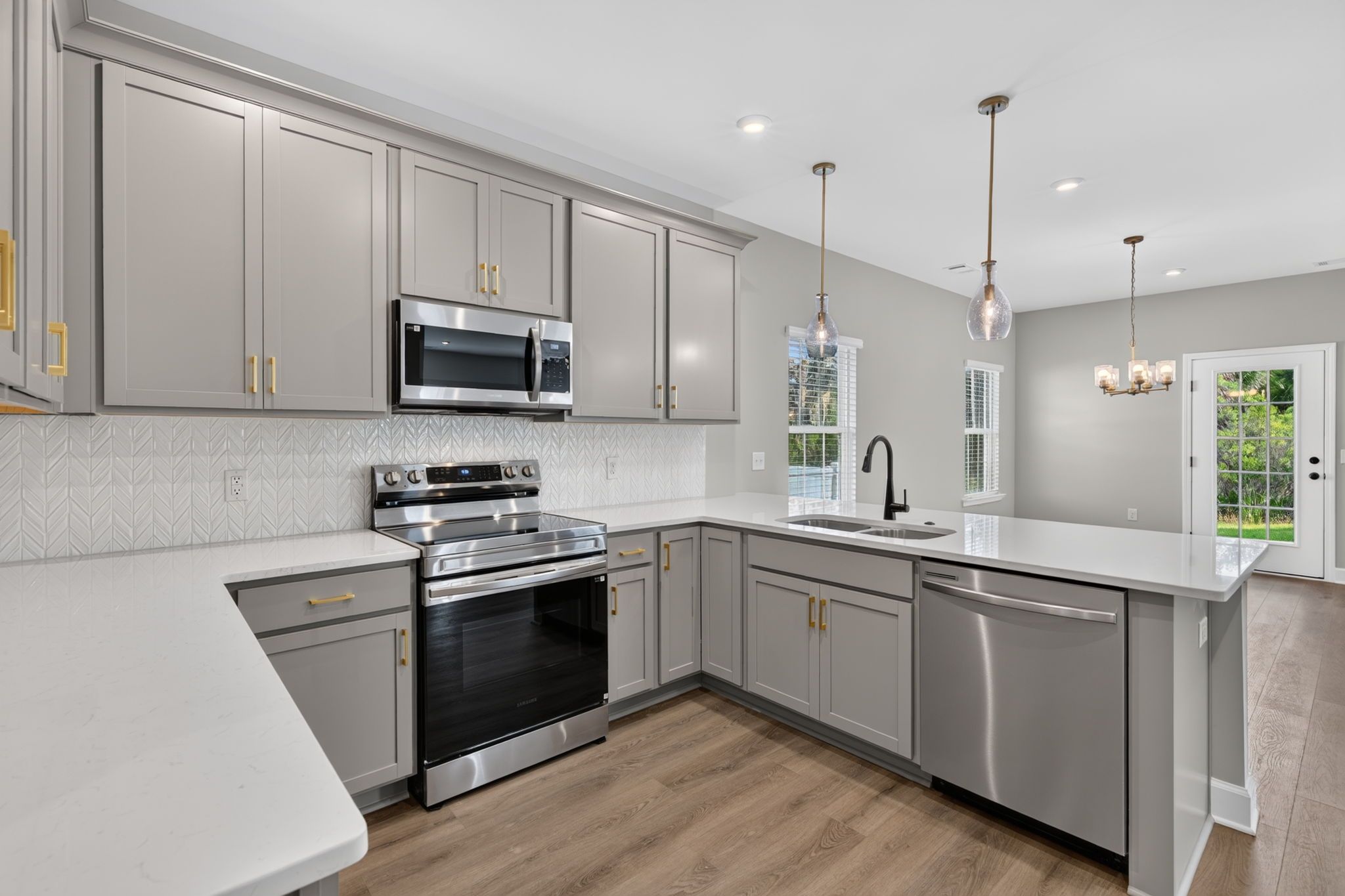 245 James Drive Kitchen – Dunham Marsh Richmond Hill