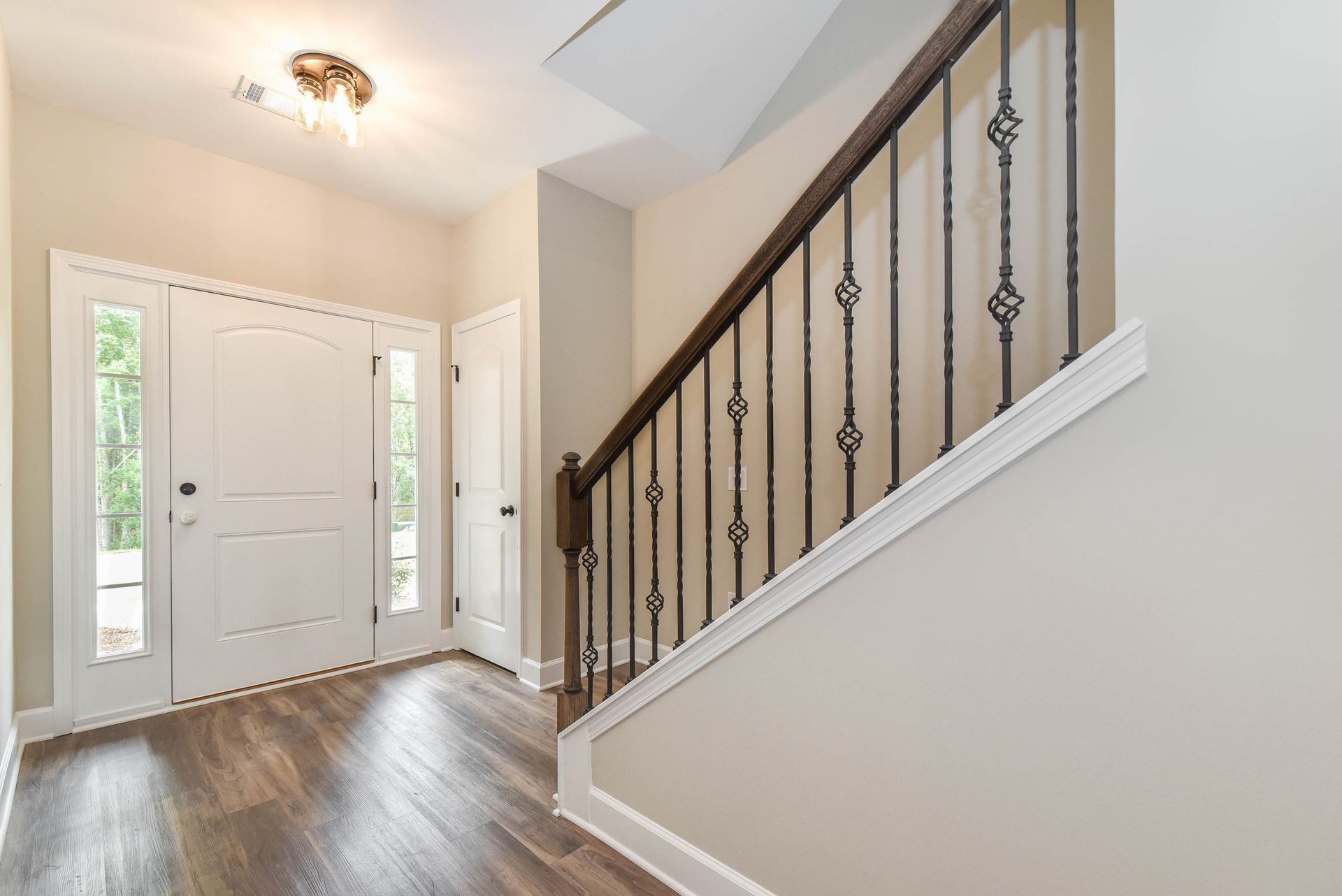 Daufuskie - Foyer and optional oak & iron stair railing