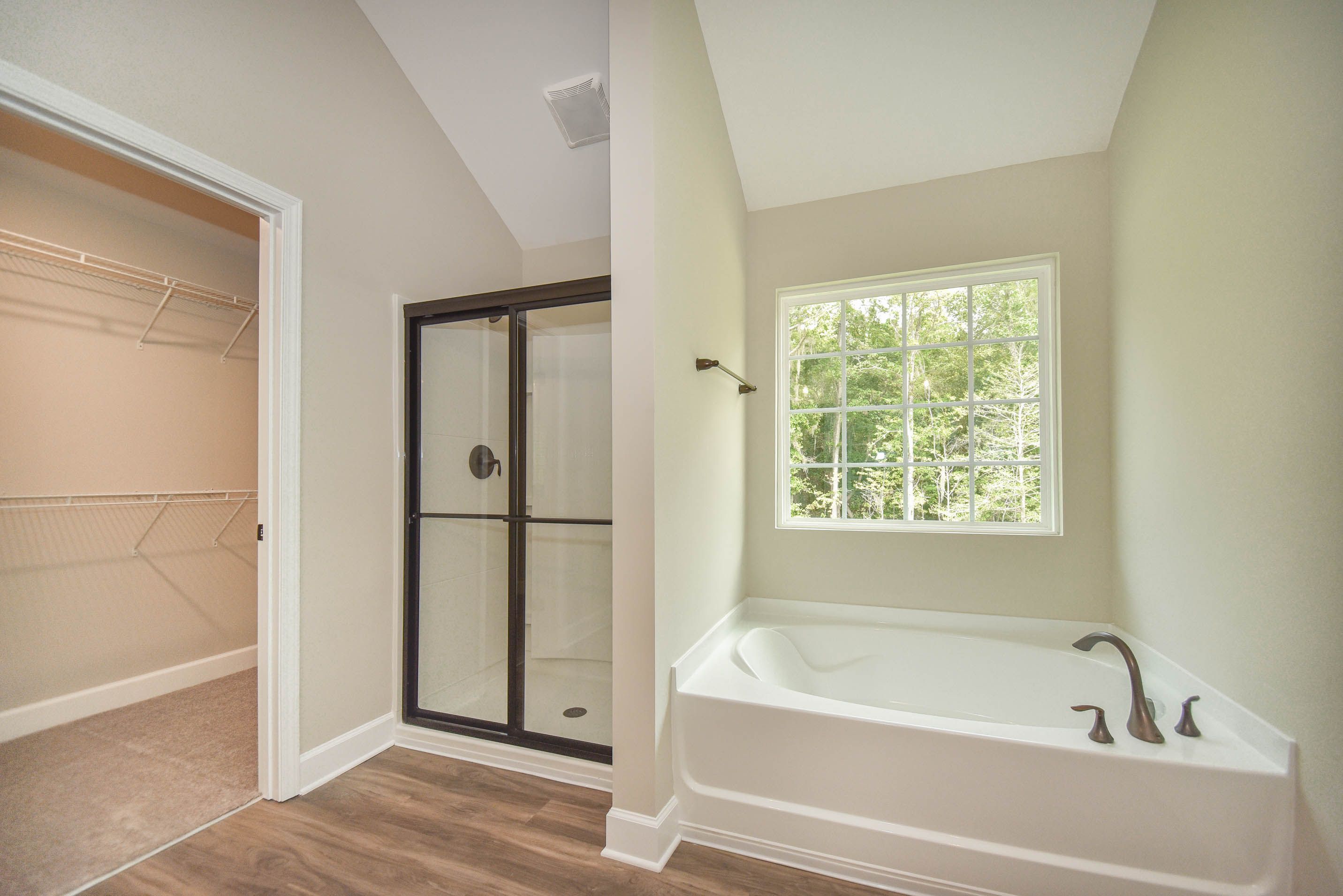 Daufuskie Owner's Bathroom Soaking Tub & Shower