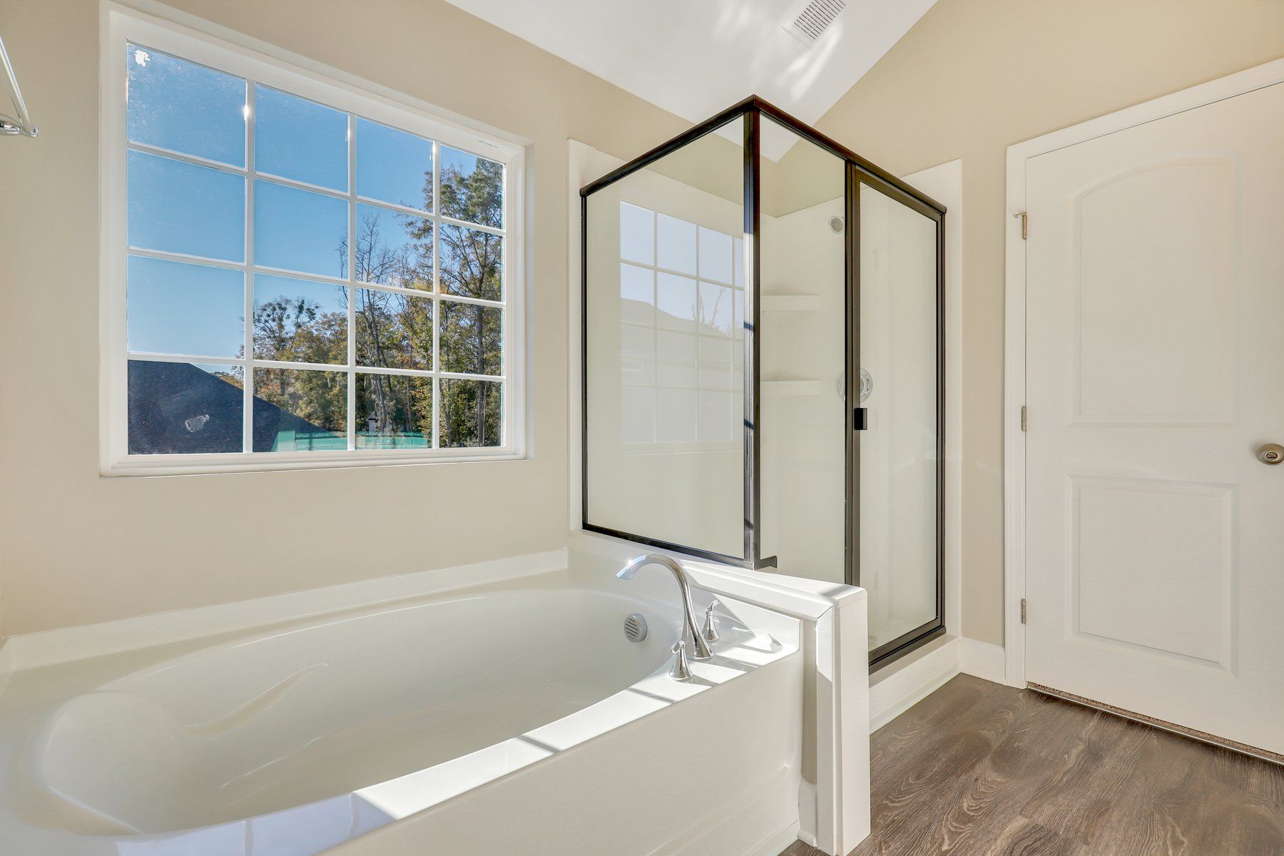 Kiawah - Owner’s Bathroom | Ernest Homes