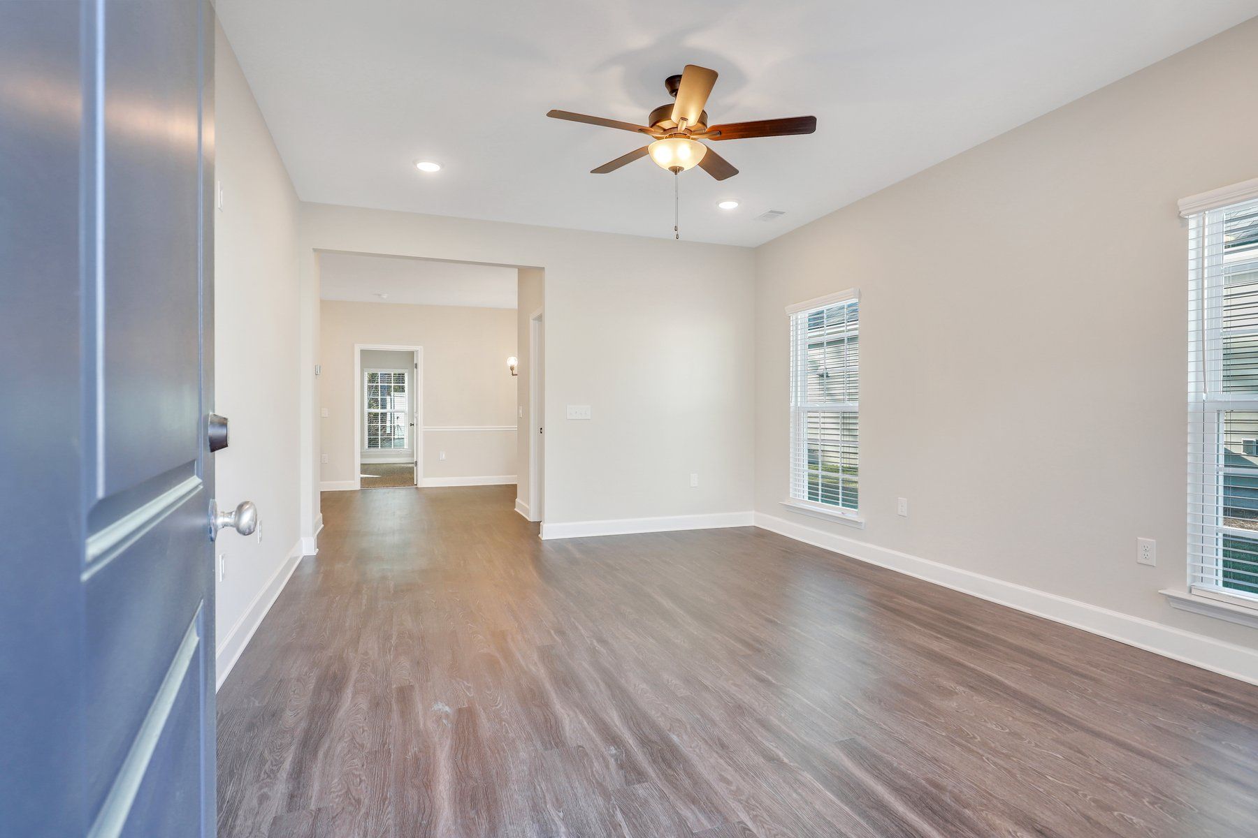 Hatteras – Family Room View from Front Entry