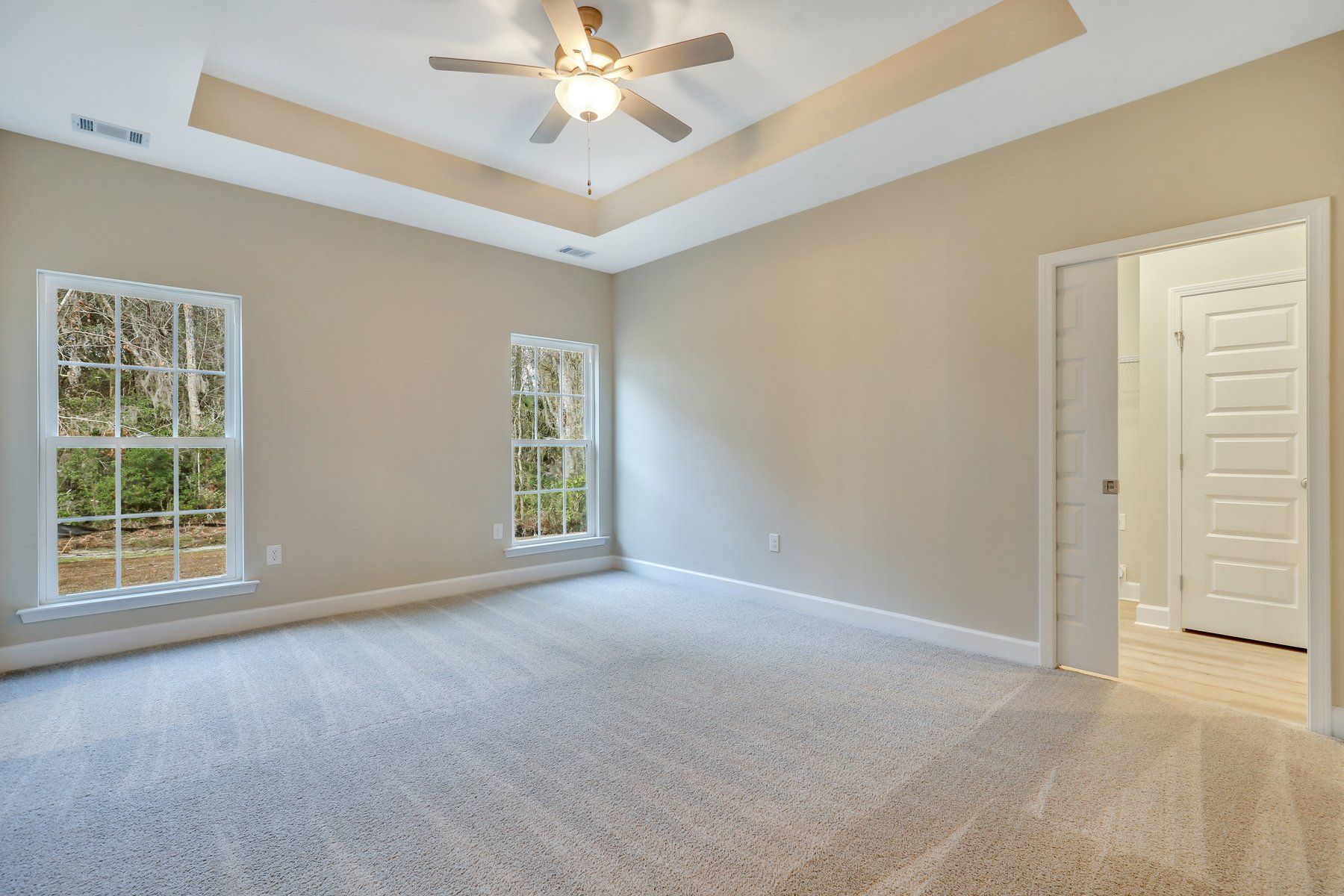 Hatteras – Primary Bedroom with Optional Laundry Access