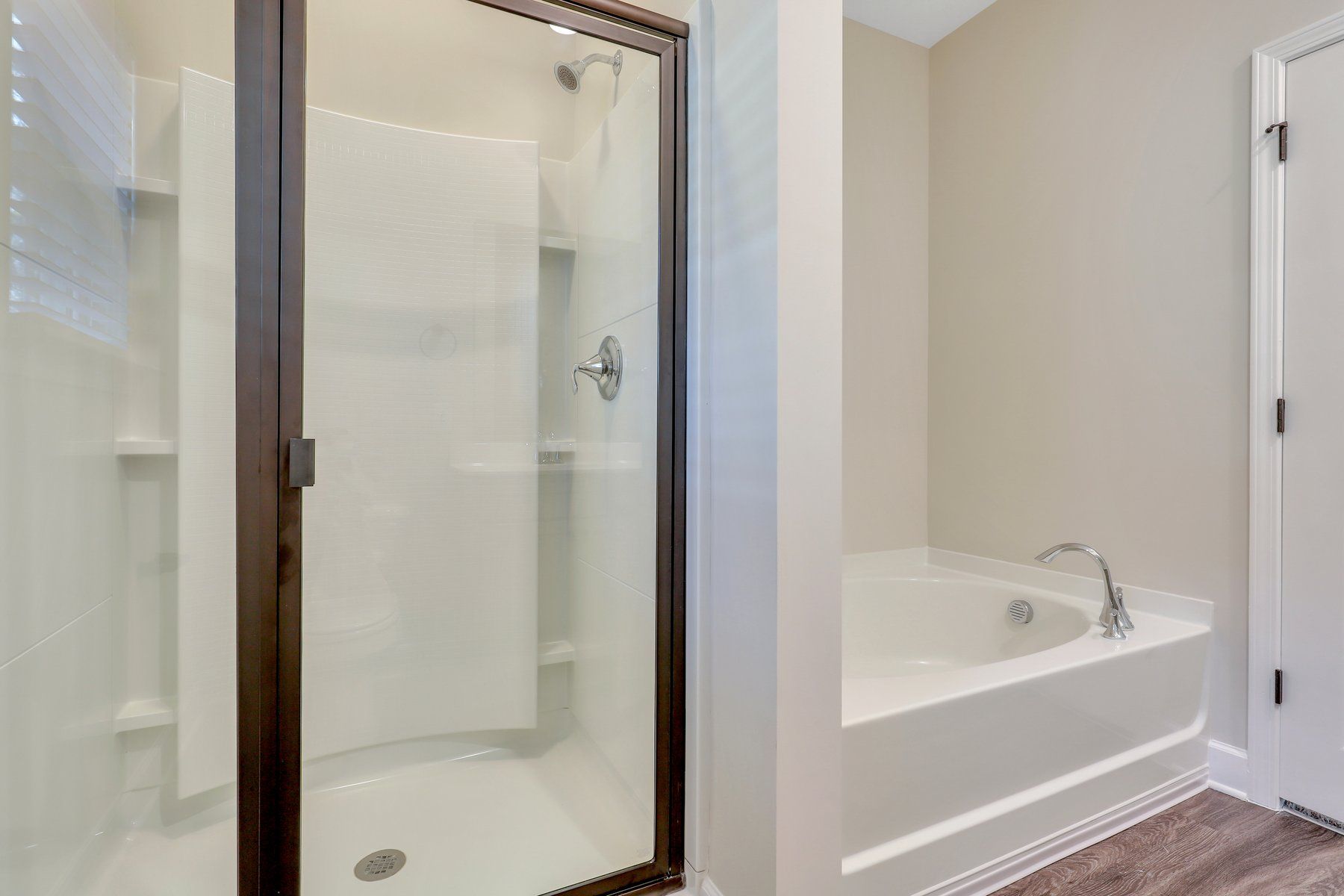 Hatteras – Included Primary Bath with Separate Tub and Shower