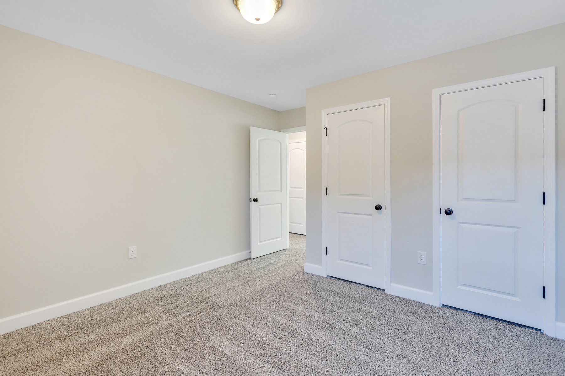 Hatteras – Bedroom 4 with Two Closets