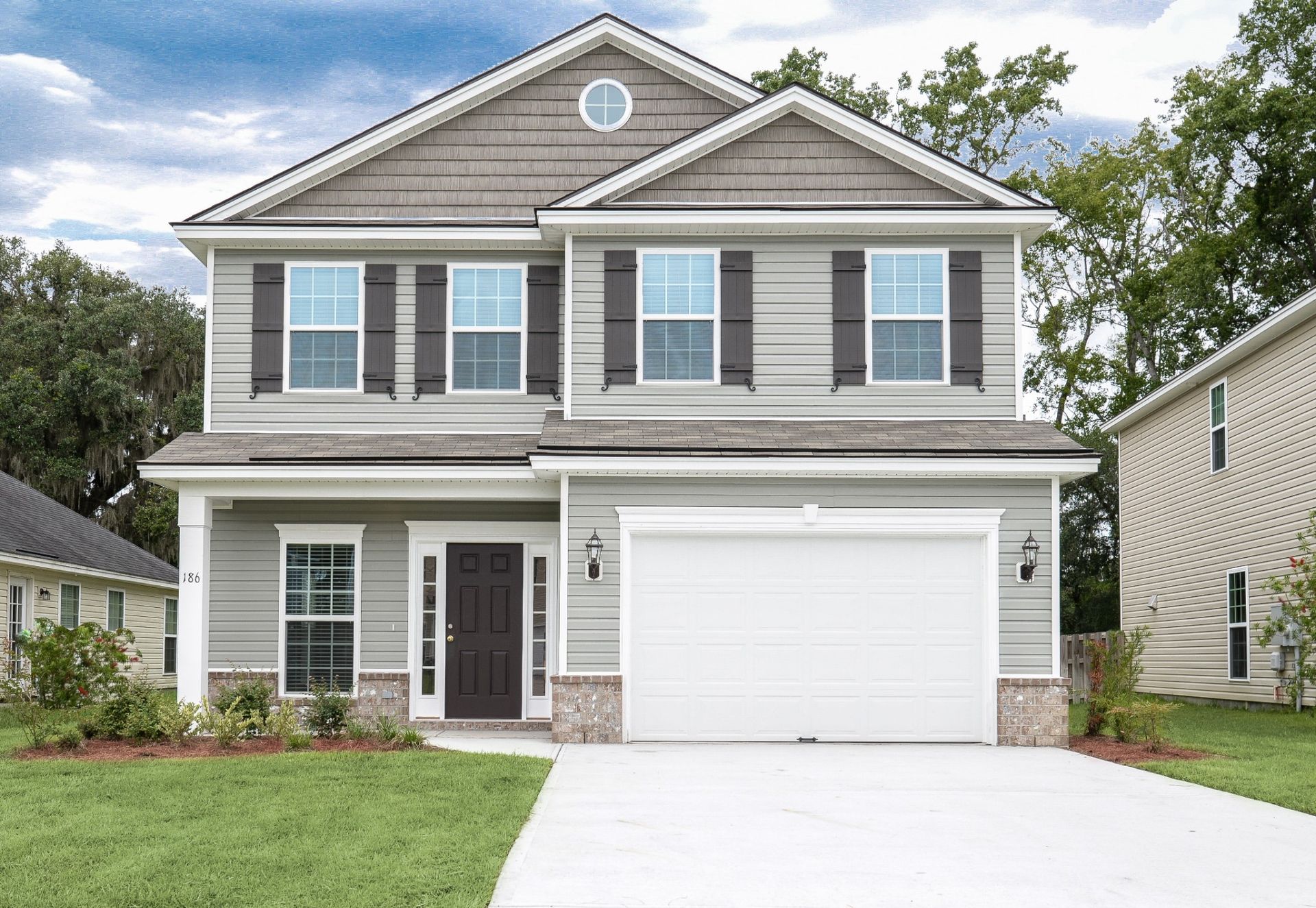 Hatteras D – Front Elevation