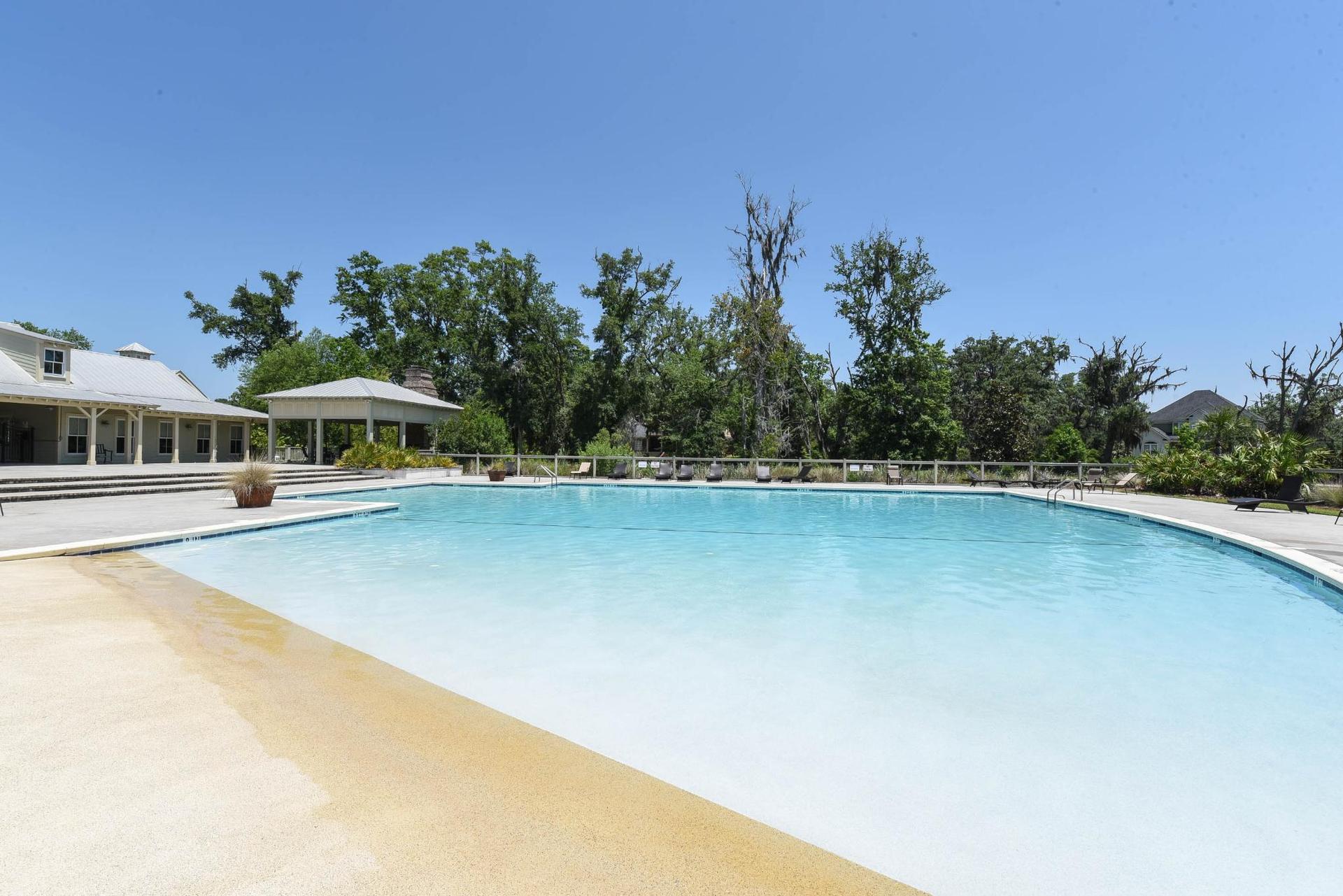Dunham Marsh Community Beach Entry Pool