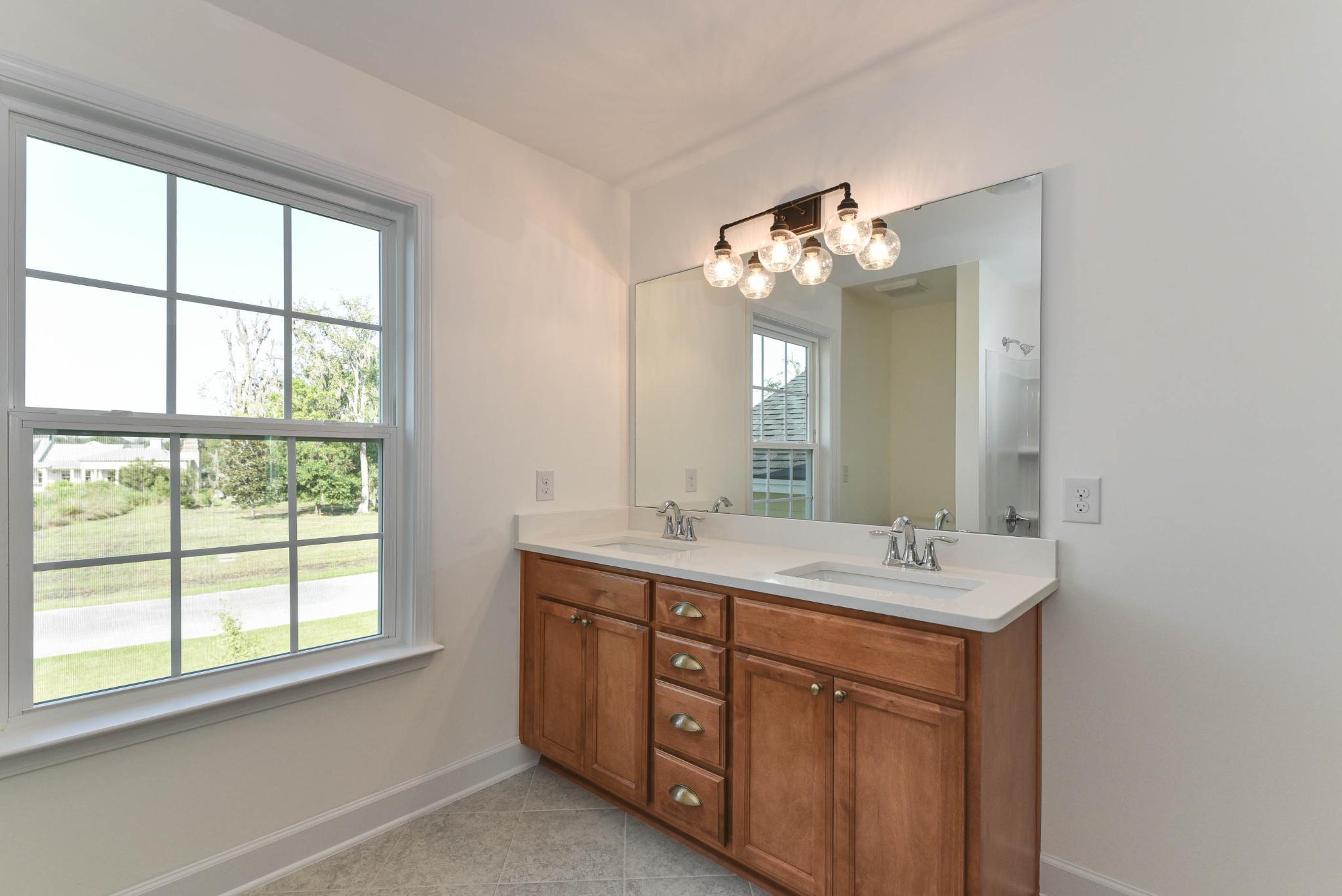 Hilton Upstairs Secondary Bath | Ernest Homes