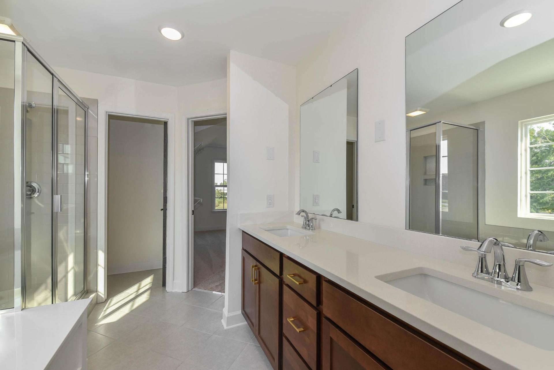 Hilton Owner’s Suite Bathroom | Ernest Homes