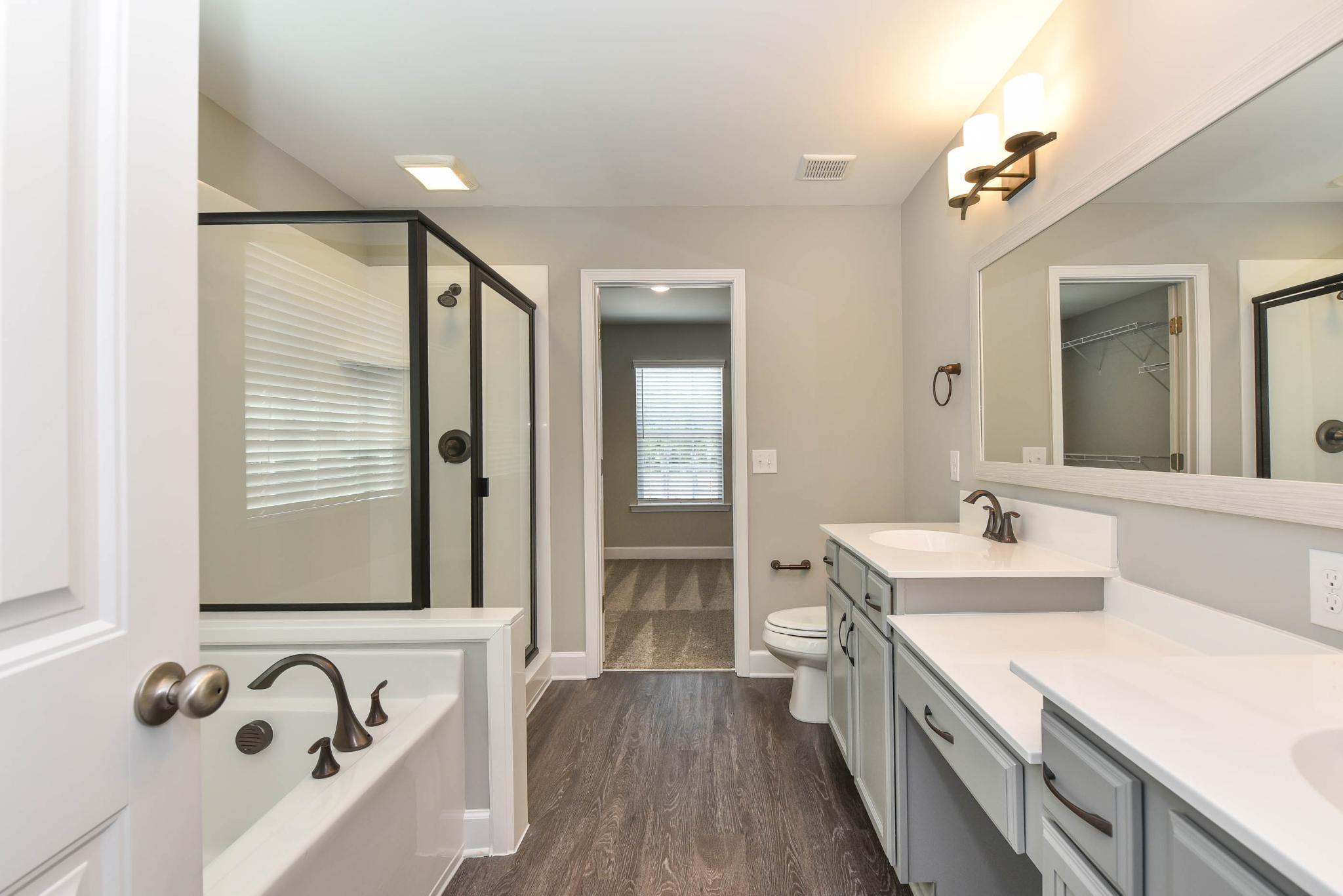 Greybeard Owner’s Bathroom | Ernest Homes