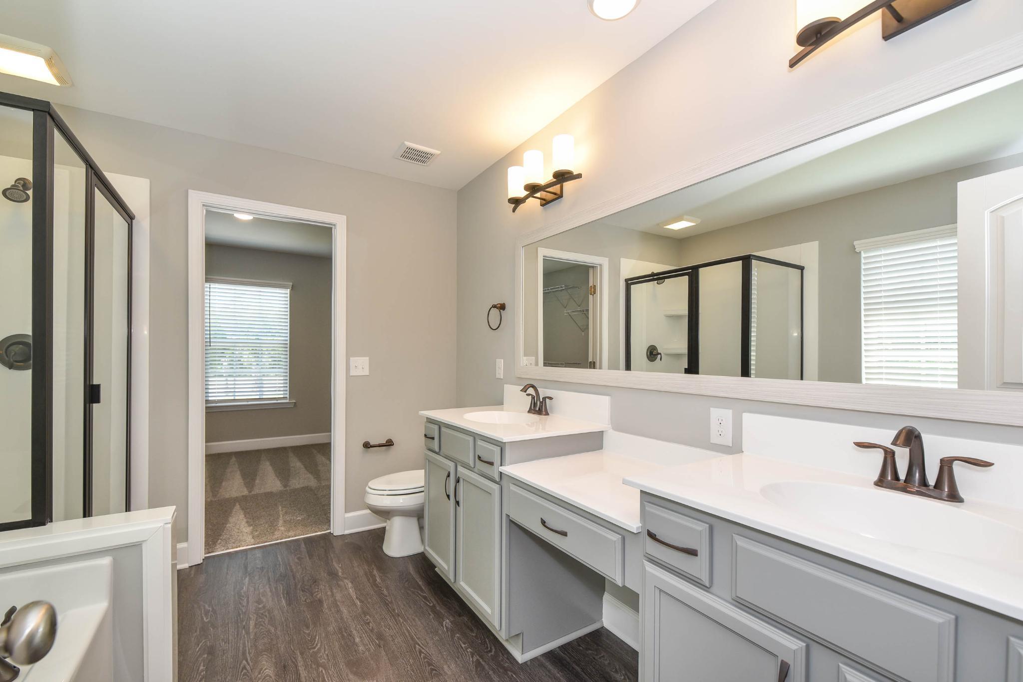 Greybeard Owner’s Bathroom | Ernest Homes
