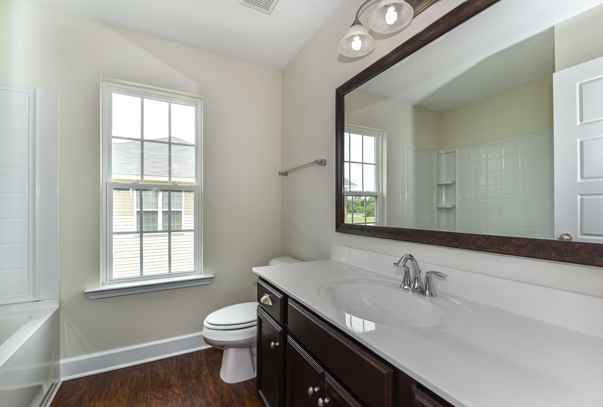 Blackbeard – Secondary Owner’s Bathroom | Ernest Homes