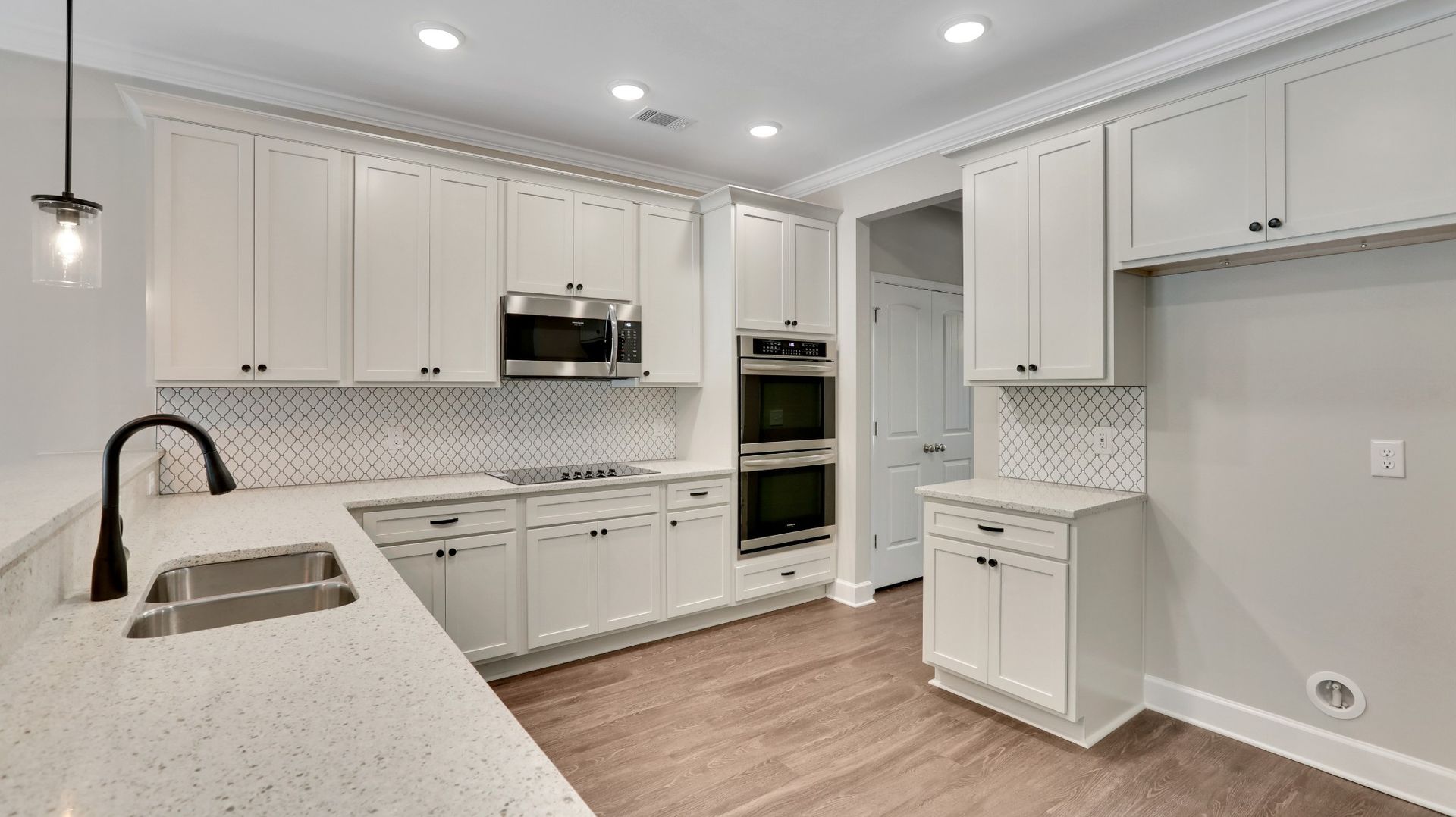 Kingston - Gourmet Kitchen with Breakfast Bar | Ernest Homes