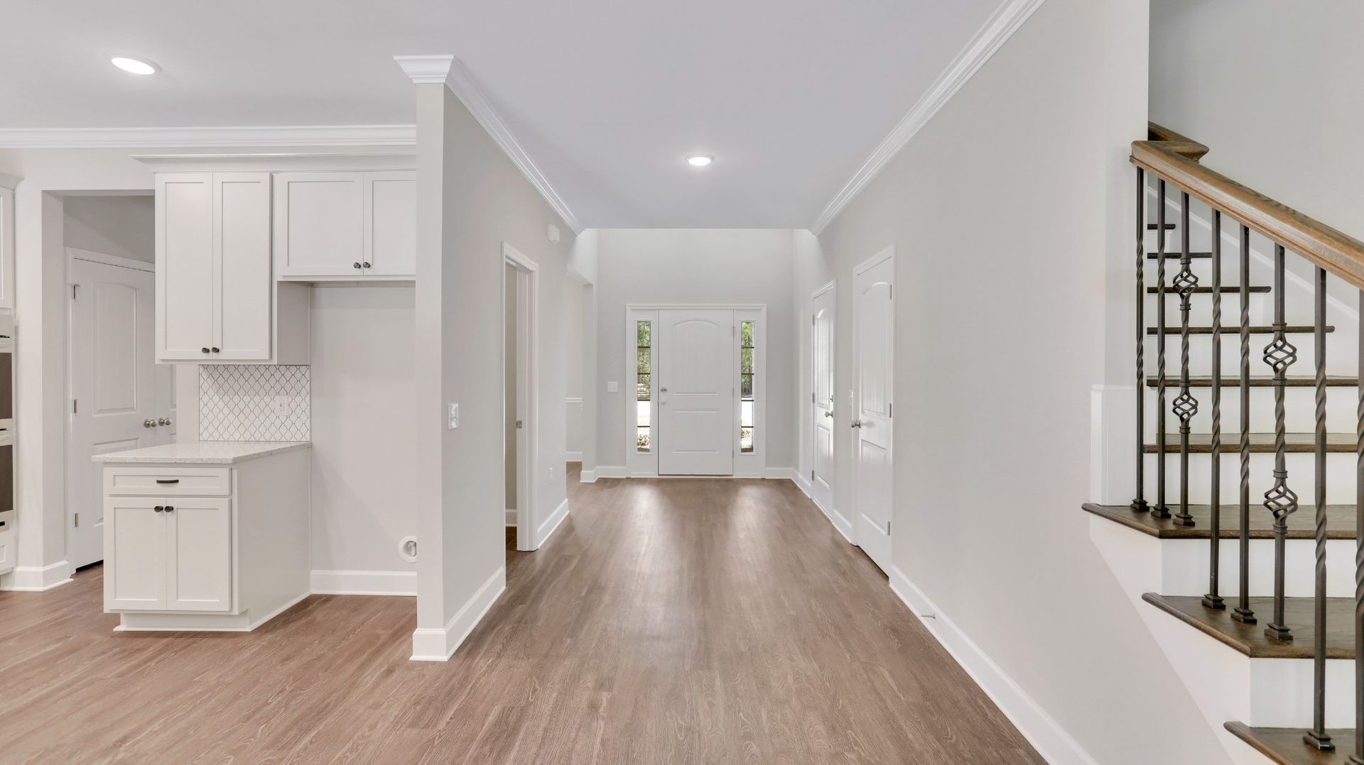 Kingston - Entry Way | Ernest Homes