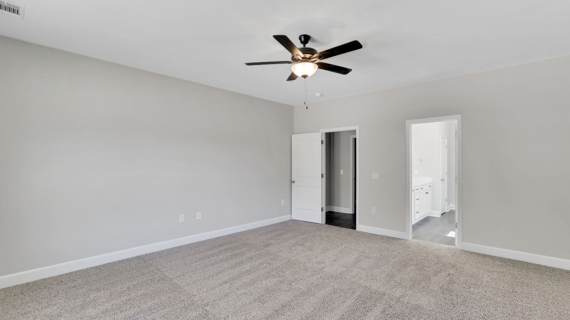 Kingston - Owner's Suite on Main | Ernest Homes