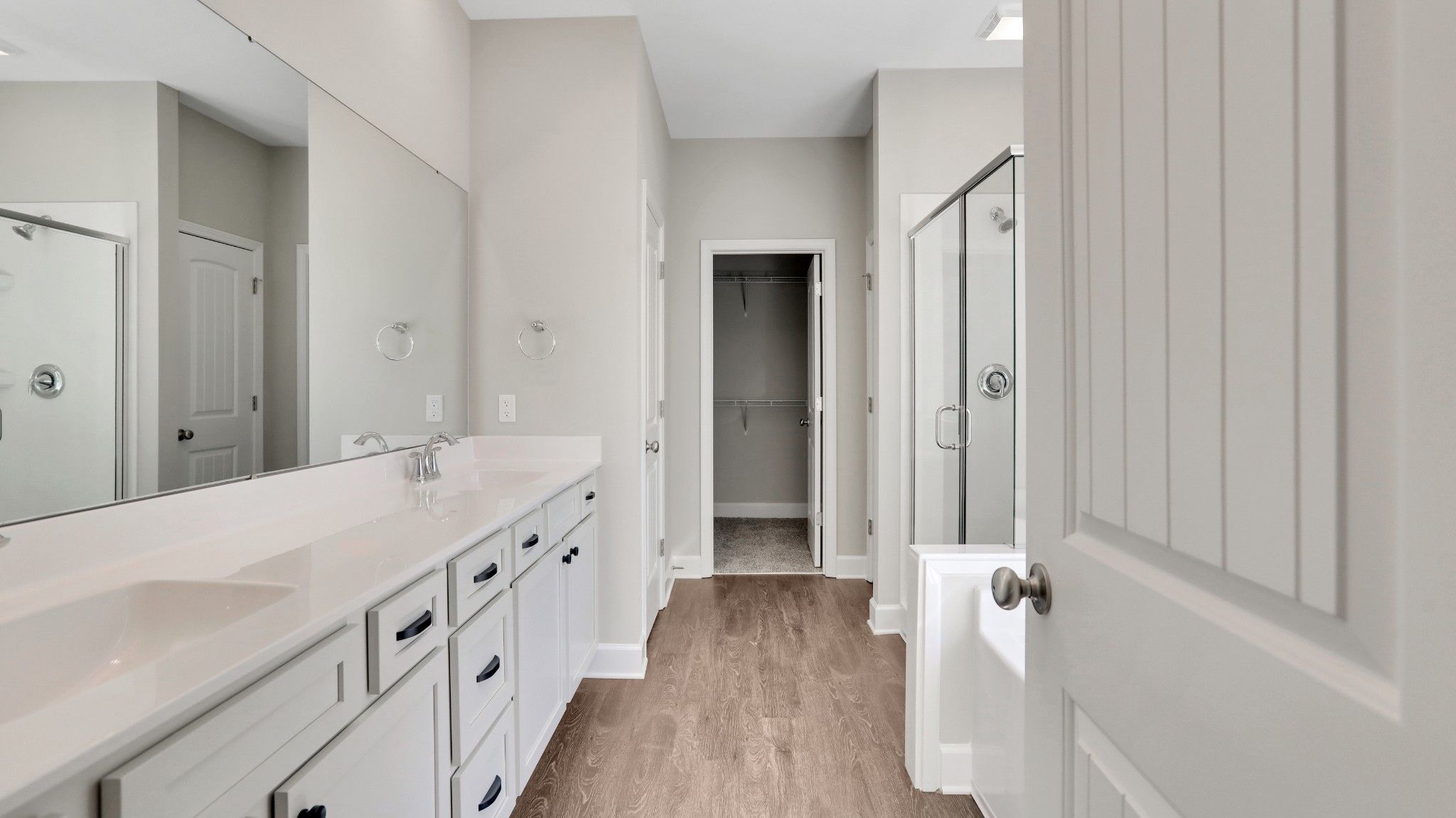Kingston - Owner's Bath and Walk-In Closet | Ernest Homes