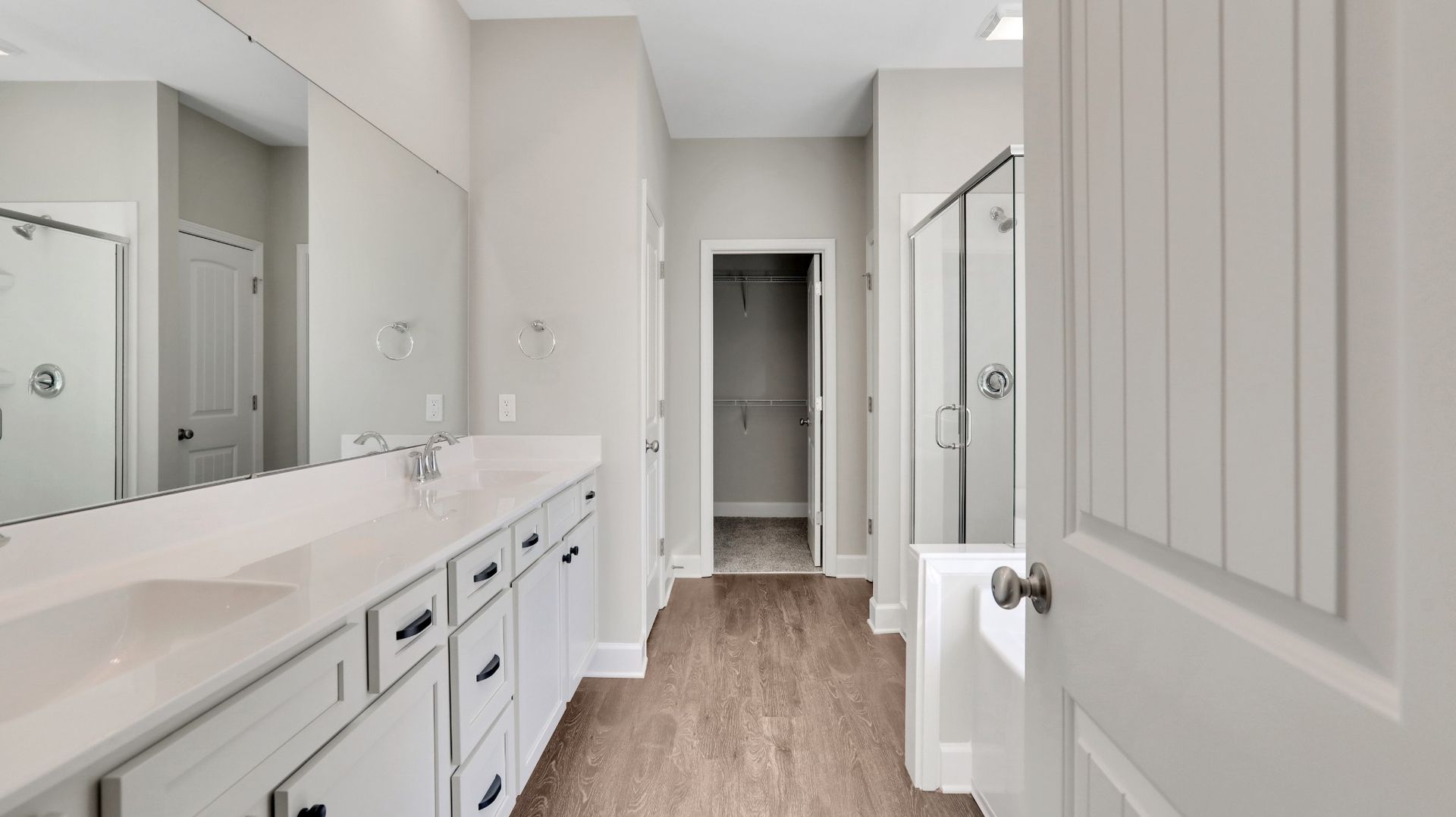 Kingston - Owner's Bath and Walk-In Closet | Ernest Homes