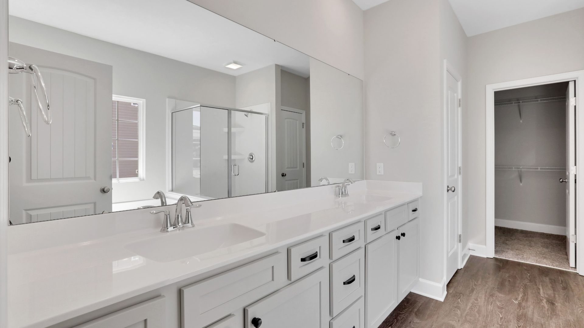 Kingston - Owner's Bath and Walk-In Closet | Ernest Homes