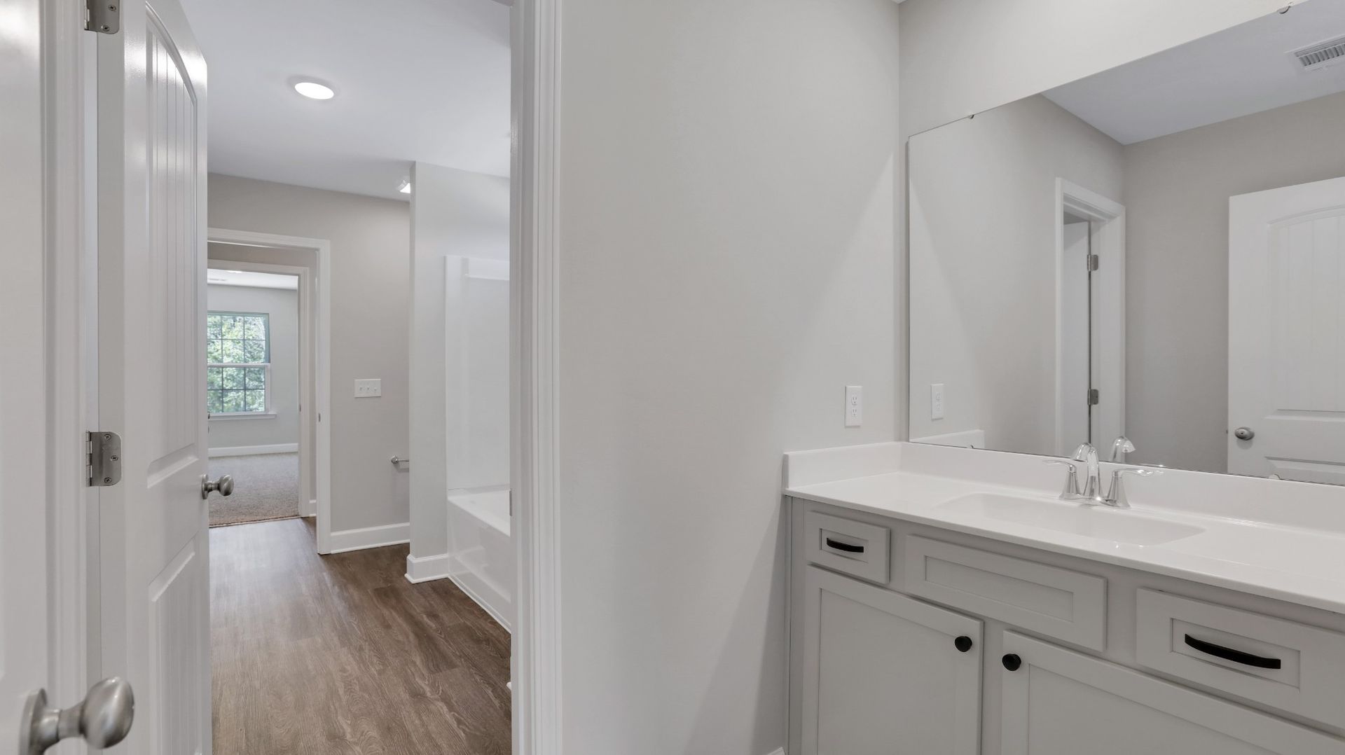 Kingston - Jack-n-Jill Bathroom | Ernest Homes