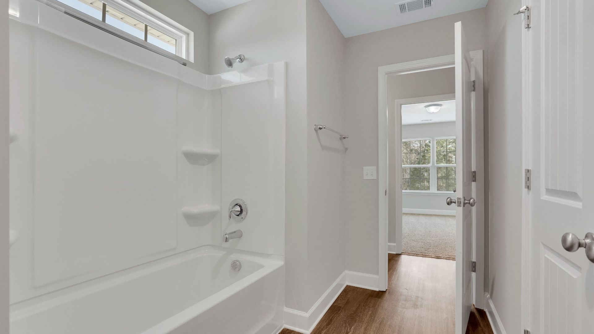 Kingston - Jack-n-Jill Bathroom | Ernest Homes